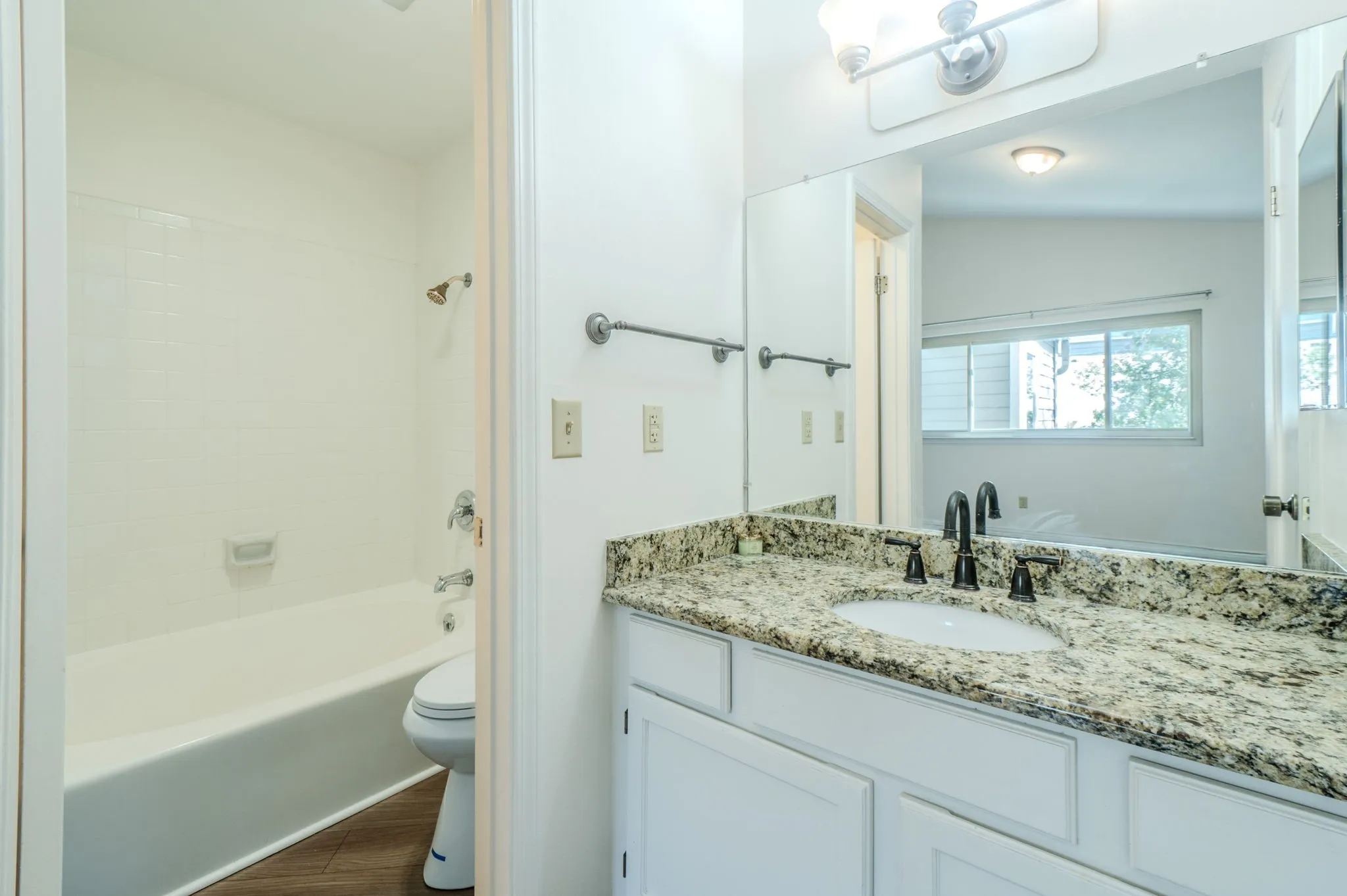Condominium For Sale in Dallas County , 5616 Preston Oaks Road 508, Dallas, Texas 75254, 2 Bedroom, 2 Bathroom, 1 Garage spaces, 1,046 Sqft, built in 1981, mls#21291781, Real Estate Agent in Dallas, Homes For Sale in Dallas county, Homes For Sale in Dallas, Realtor in Dallas Texas, Real Estate Brokerage Independent Realty Texas, Luminita Cordes Realtor
