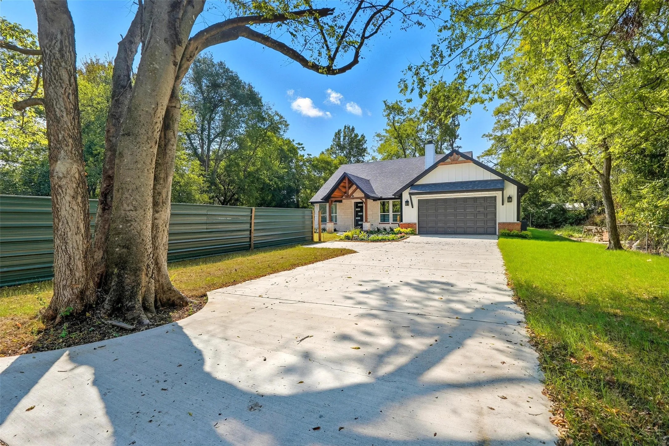 Single Family Residence For Sale in Hopkins County , 330 Mlk Drive, Sulphur Springs, Texas 75482, 4 Bedroom, 3 Bathroom, 2 Garage spaces, 1,950 Sqft, built in 2025, Price $420,000, mls#21299606, Real Estate Agent in Sulphur Springs, Homes For Sale in Hopkins county, Homes For Sale in Sulphur Springs, Realtor in Sulphur Springs Texas, Real Estate Brokerage Independent Realty Texas, Luminita Cordes Realtor