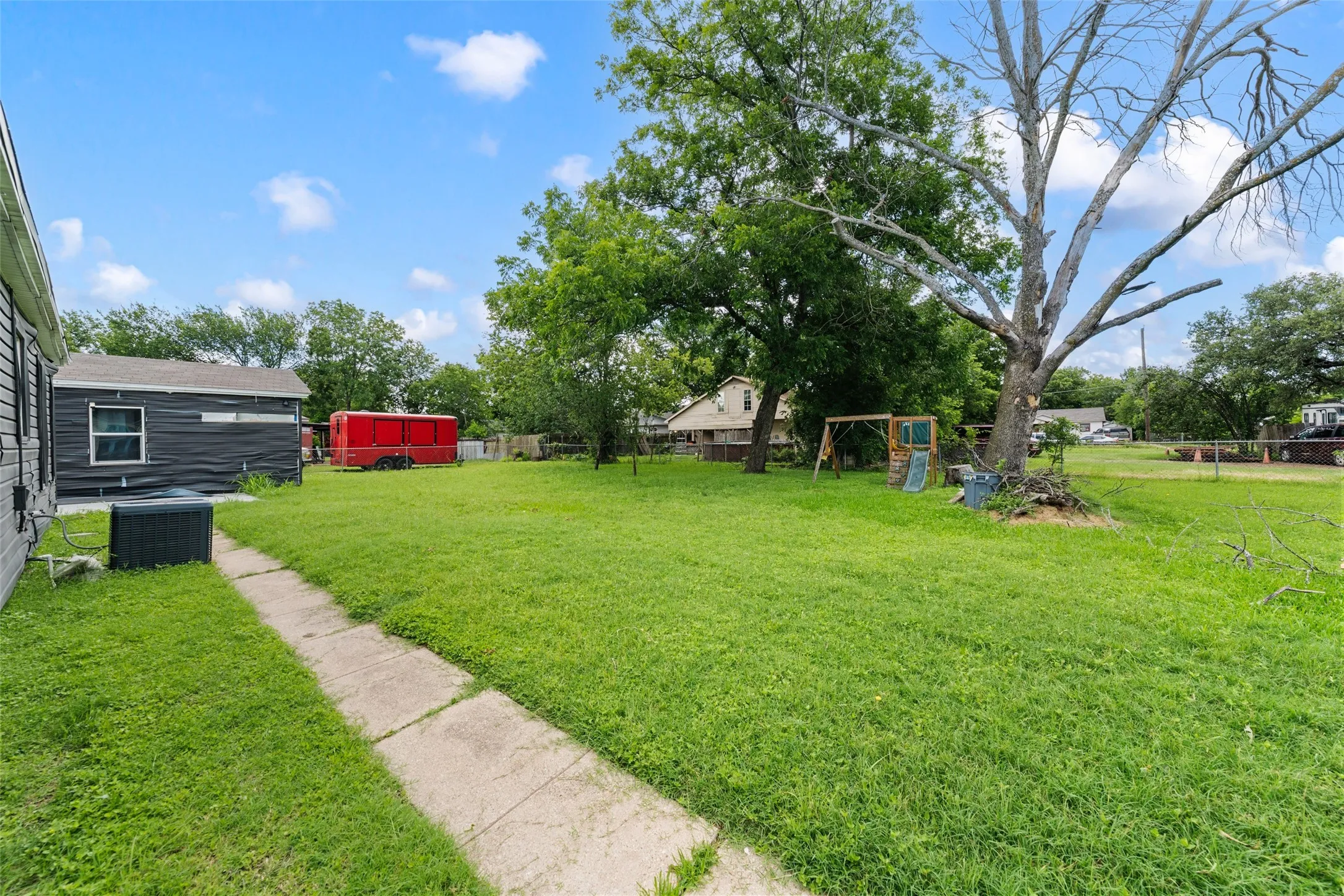Single Family Residence For Sale in Mc Lennan County , 3607 Wheeler Street, Waco, Texas 76705, 3 Bedroom, 2 Bathroom, Garage spaces, 1,544 Sqft, built in 1949, mls#21298403, Real Estate Agent in Waco, Homes For Sale in Mc Lennan county, Homes For Sale in Waco, Realtor in Waco Texas, Real Estate Brokerage Independent Realty Texas, Luminita Cordes Realtor