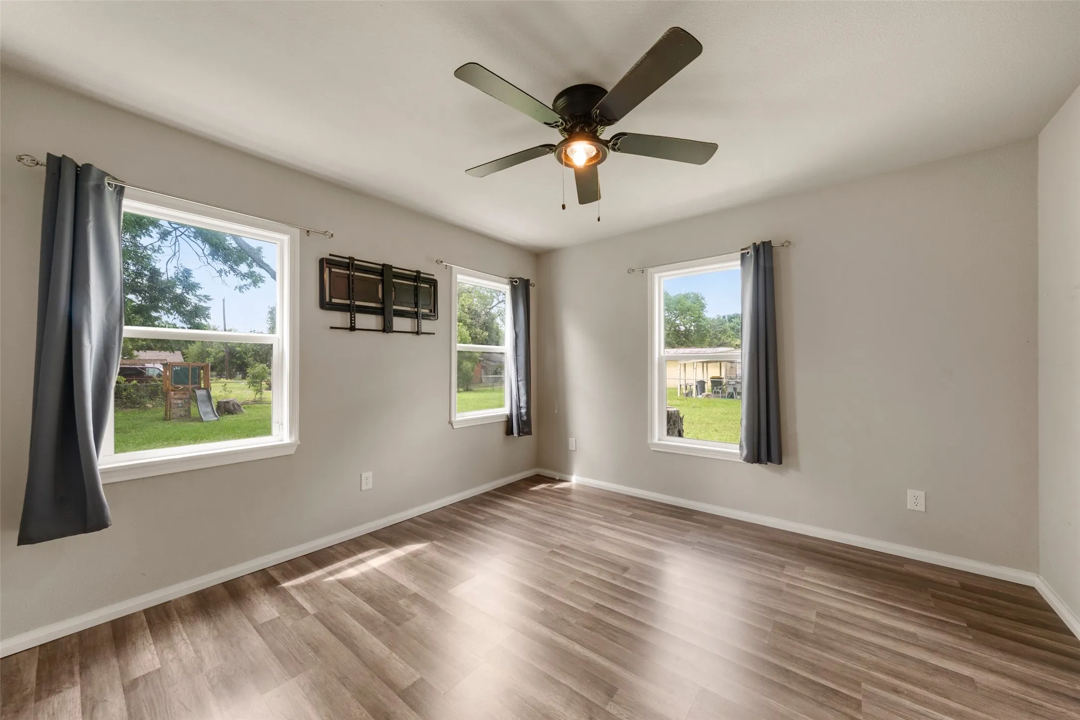 Single Family Residence For Sale in Mc Lennan County , 3607 Wheeler Street, Waco, Texas 76705, 3 Bedroom, 2 Bathroom, Garage spaces, 1,544 Sqft, built in 1949, mls#21298403, Real Estate Agent in Waco, Homes For Sale in Mc Lennan county, Homes For Sale in Waco, Realtor in Waco Texas, Real Estate Brokerage Independent Realty Texas, Luminita Cordes Realtor