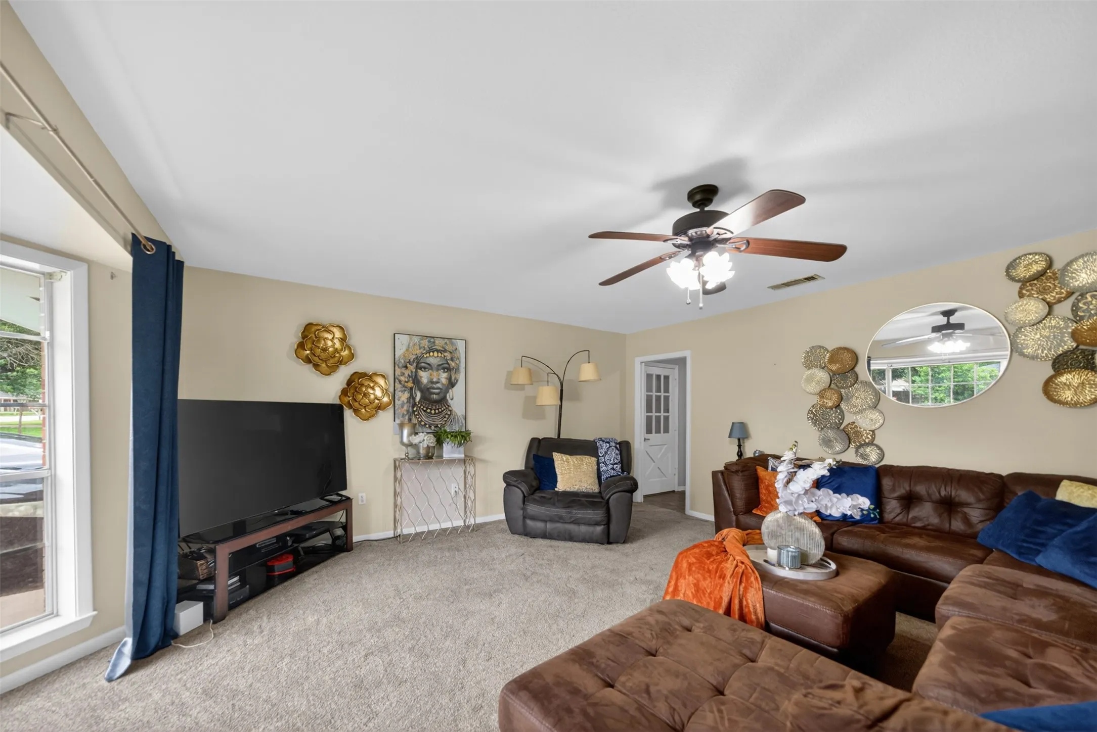 Single Family Residence For Sale in Henderson County , 813 E Clinton Avenue, Athens, Texas 75751, 3 Bedrooms, 2 Bathrooms, 2 Garage spaces, 1,725 Sqft, built in 1978, Price $249,900, mls#21299593, Real Estate Agent in Athens, Homes For Sale in Henderson county, Homes For Sale in Athens, Realtor in Athens Texas, Real Estate Brokerage Independent Realty Texas, Luminita Cordes Realtor