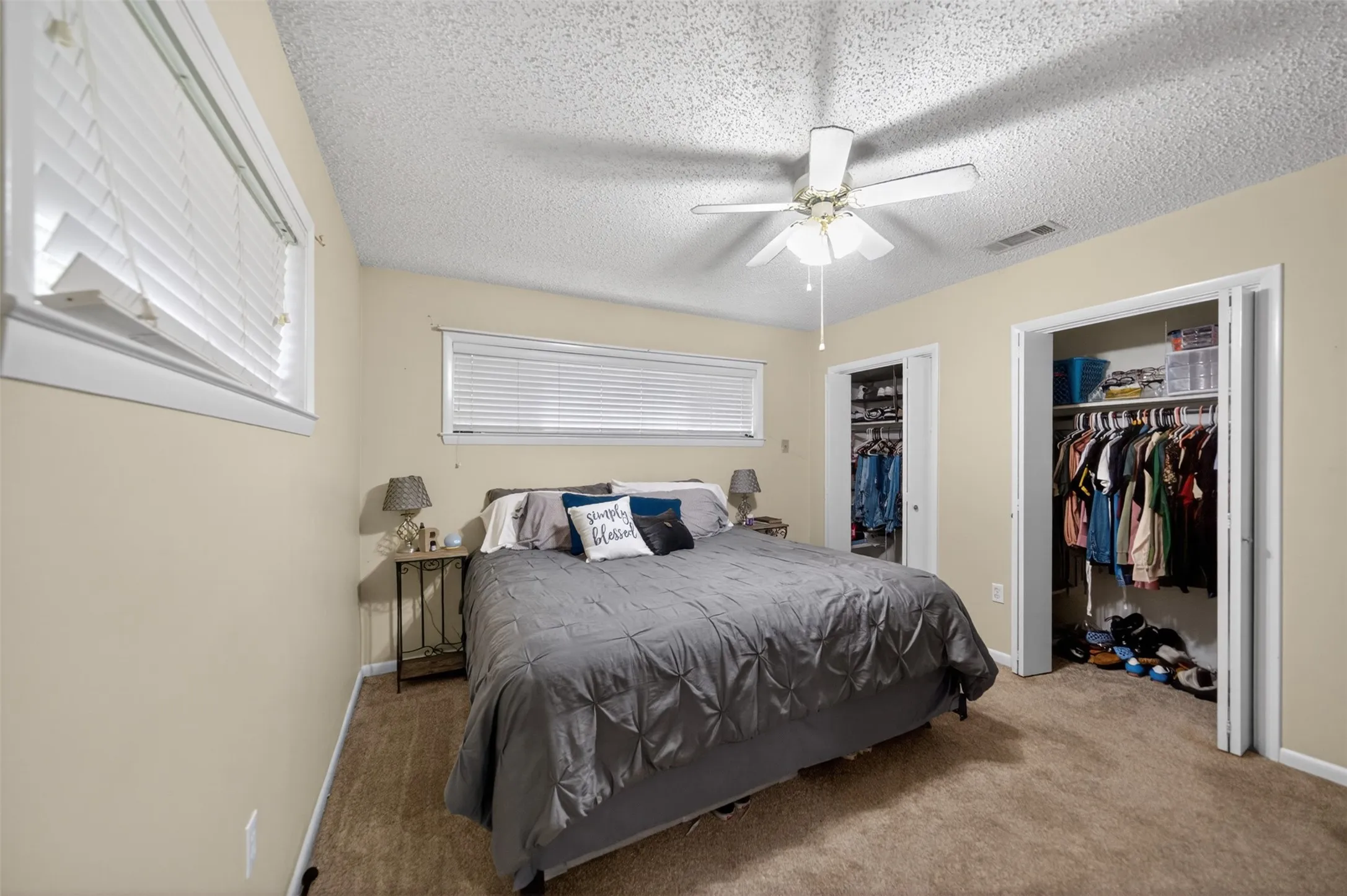 Single Family Residence For Sale in Henderson County , 813 E Clinton Avenue, Athens, Texas 75751, 3 Bedrooms, 2 Bathrooms, 2 Garage spaces, 1,725 Sqft, built in 1978, Price $249,900, mls#21299593, Real Estate Agent in Athens, Homes For Sale in Henderson county, Homes For Sale in Athens, Realtor in Athens Texas, Real Estate Brokerage Independent Realty Texas, Luminita Cordes Realtor