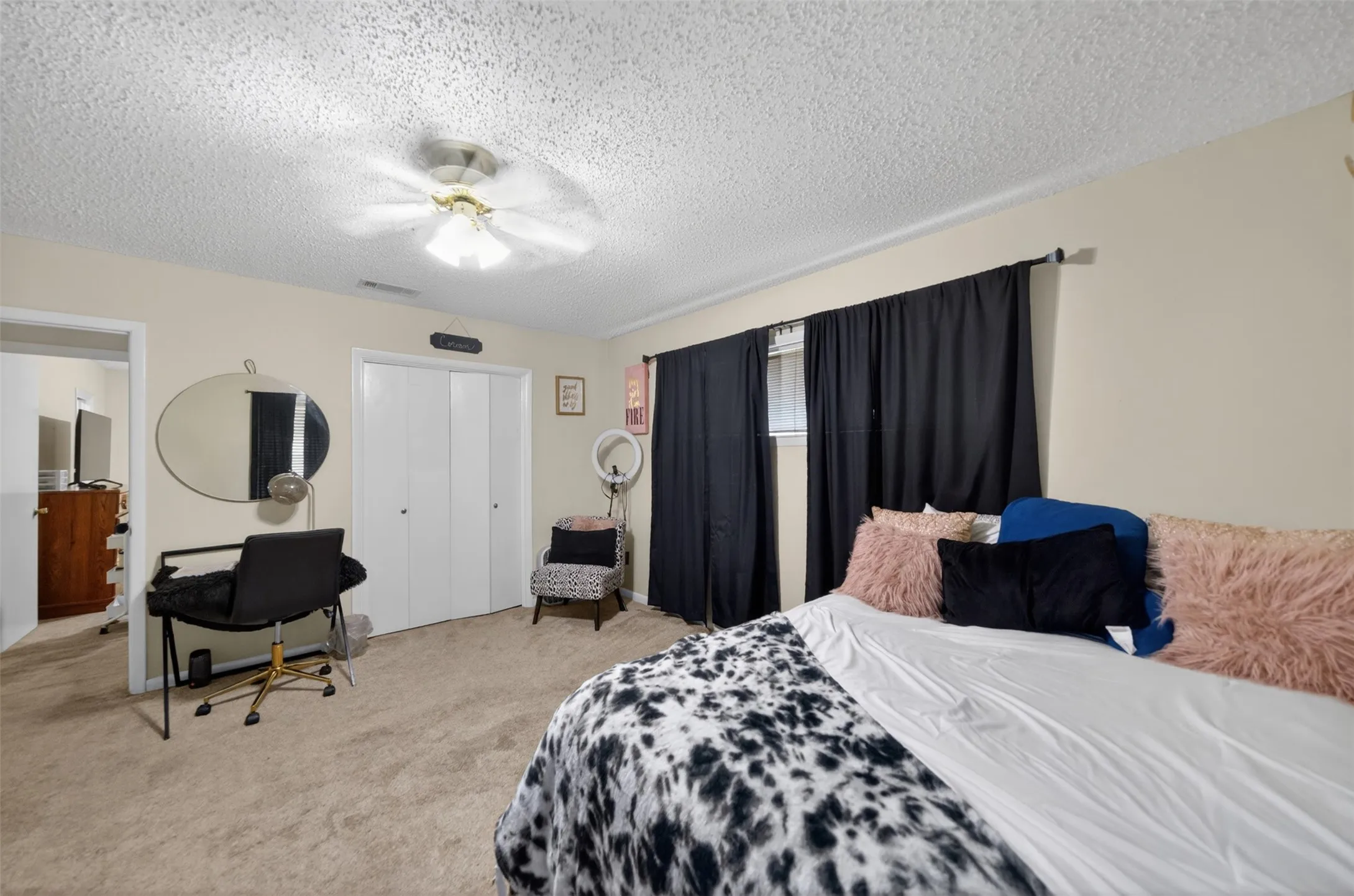 Single Family Residence For Sale in Henderson County , 813 E Clinton Avenue, Athens, Texas 75751, 3 Bedrooms, 2 Bathrooms, 2 Garage spaces, 1,725 Sqft, built in 1978, Price $249,900, mls#21299593, Real Estate Agent in Athens, Homes For Sale in Henderson county, Homes For Sale in Athens, Realtor in Athens Texas, Real Estate Brokerage Independent Realty Texas, Luminita Cordes Realtor