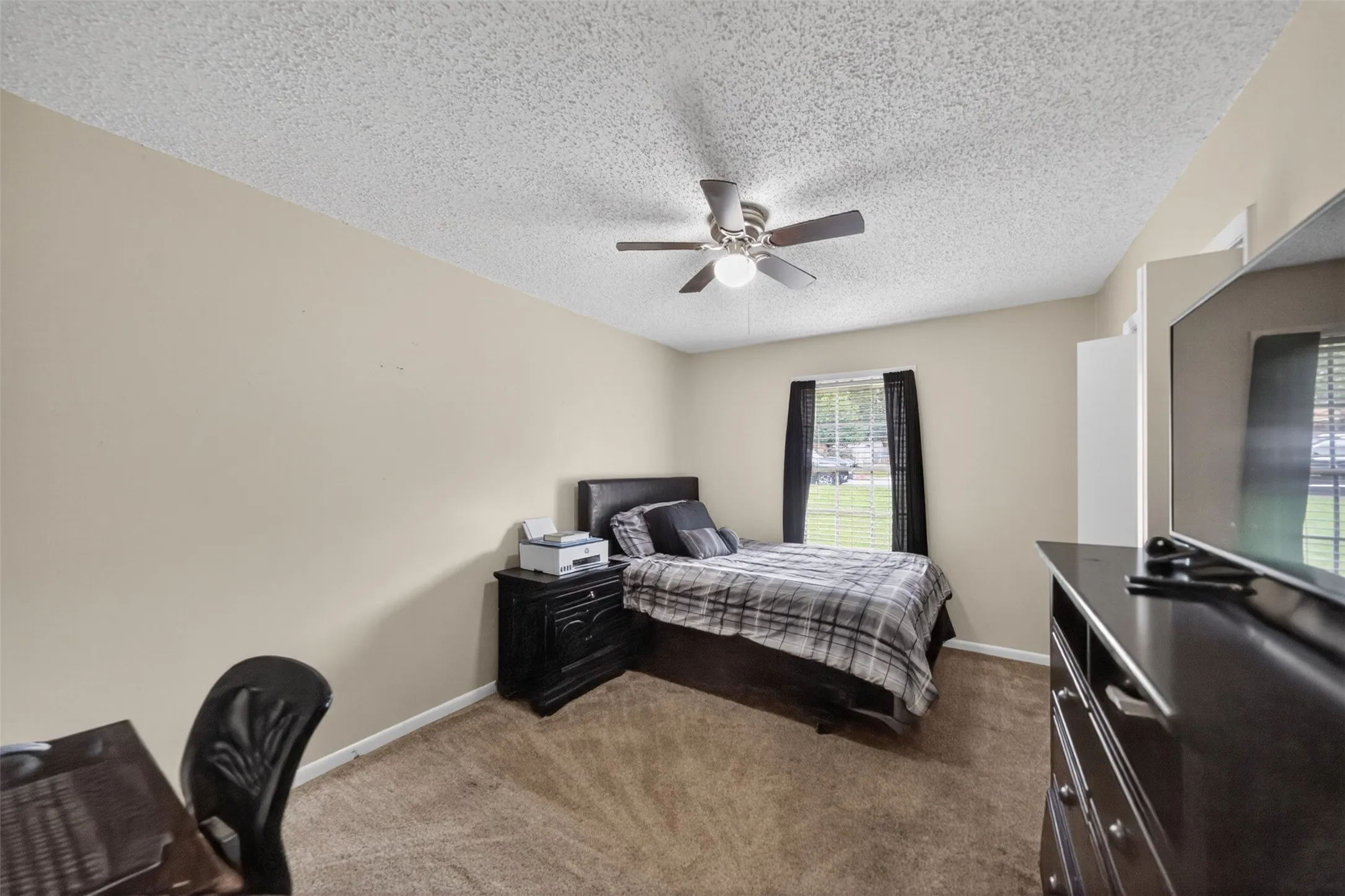 Single Family Residence For Sale in Henderson County , 813 E Clinton Avenue, Athens, Texas 75751, 3 Bedrooms, 2 Bathrooms, 2 Garage spaces, 1,725 Sqft, built in 1978, Price $249,900, mls#21299593, Real Estate Agent in Athens, Homes For Sale in Henderson county, Homes For Sale in Athens, Realtor in Athens Texas, Real Estate Brokerage Independent Realty Texas, Luminita Cordes Realtor