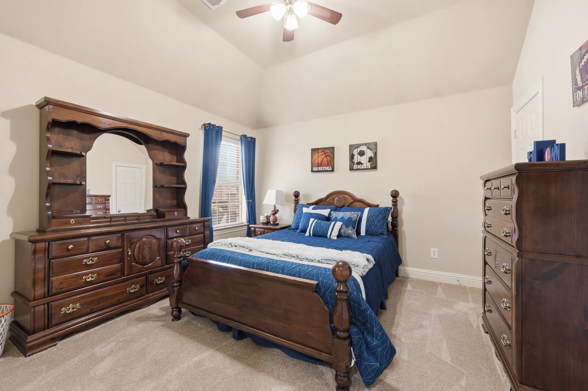 Single Family Residence For Sale in Tarrant County , 800 Sandy Trail, Keller, Texas 76248, 5 Bedroom, 6 Bathroom, 3 Garage spaces, 4,825 Sqft, built in 2004, mls#21286140, Real Estate Agent in Keller, Homes For Sale in Tarrant county, Homes For Sale in Keller, Realtor in Keller Texas, Real Estate Brokerage Independent Realty Texas, Luminita Cordes Realtor