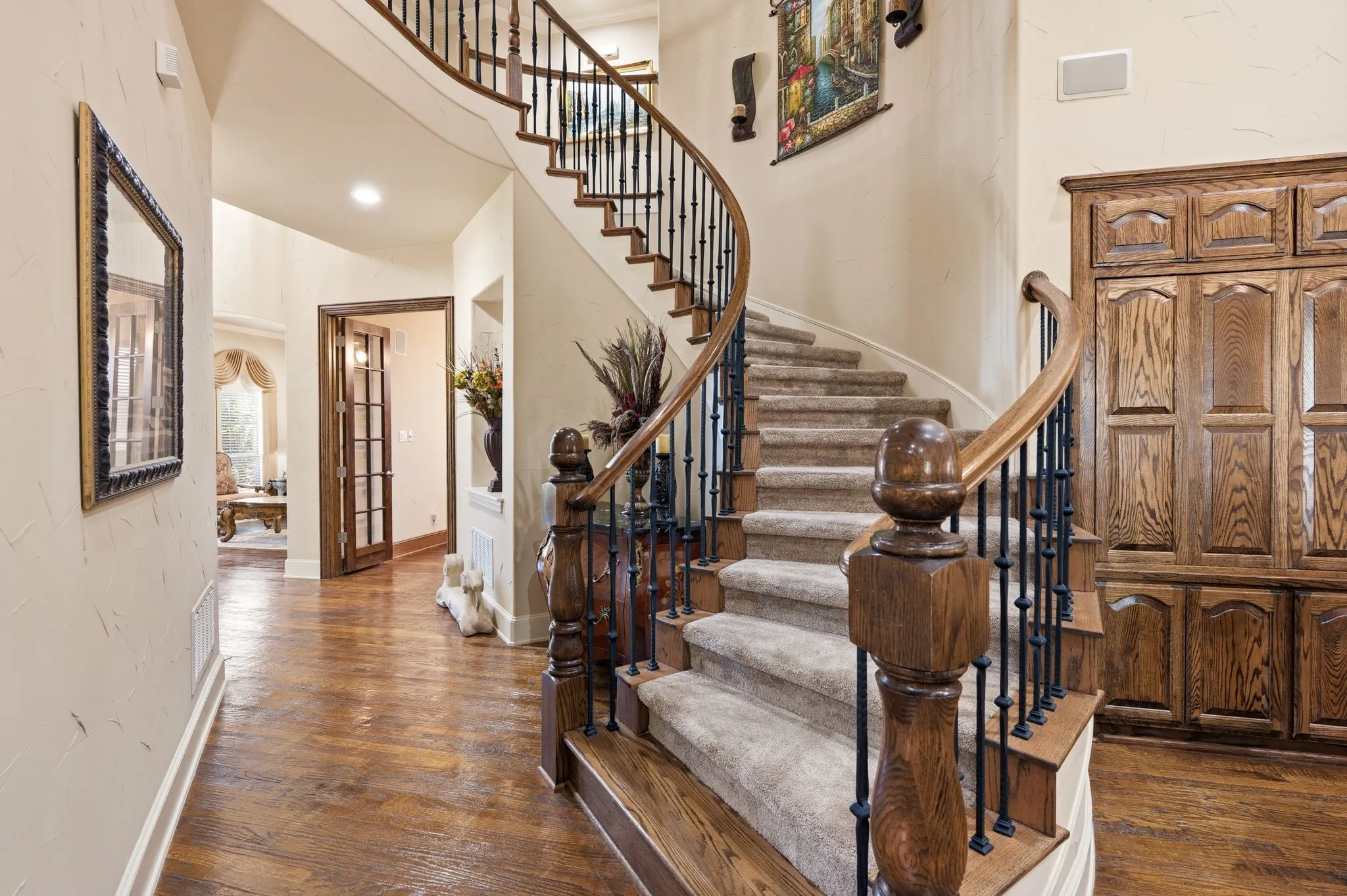 Single Family Residence For Sale in Tarrant County , 800 Sandy Trail, Keller, Texas 76248, 5 Bedroom, 6 Bathroom, 3 Garage spaces, 4,825 Sqft, built in 2004, mls#21286140, Real Estate Agent in Keller, Homes For Sale in Tarrant county, Homes For Sale in Keller, Realtor in Keller Texas, Real Estate Brokerage Independent Realty Texas, Luminita Cordes Realtor
