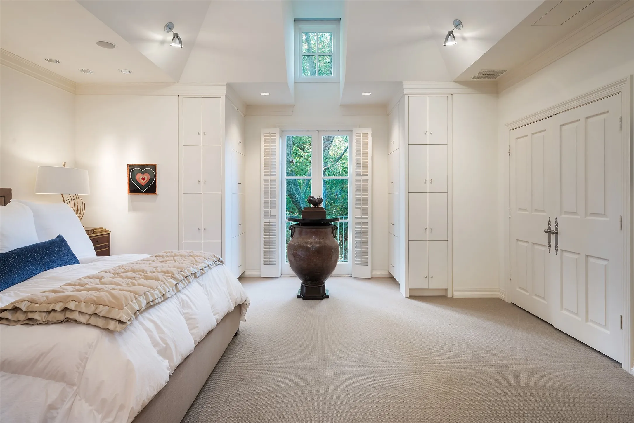 Single Family Residence For Sale in Dallas County , 4009 Gillon Avenue, Highland Park, Texas 75205, 3 Bedrooms, 5 Bathrooms, 2 Garage spaces, 6,736 Sqft, built in 1971, Price $9,995,000, mls#21297048, Real Estate Agent in Highland Park, Homes For Sale in Dallas county, Homes For Sale in Highland Park, Realtor in Highland Park Texas, Real Estate Brokerage Independent Realty Texas, Luminita Cordes Realtor