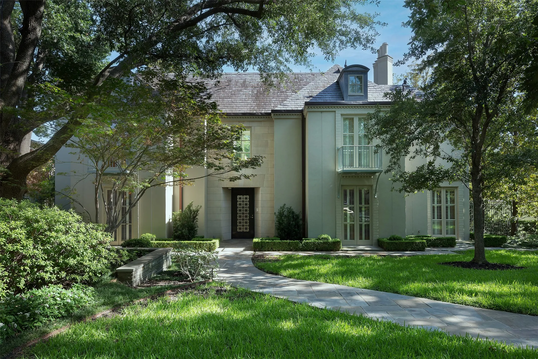 Single Family Residence For Sale in Dallas County , 4009 Gillon Avenue, Highland Park, Texas 75205, 3 Bedrooms, 5 Bathrooms, 2 Garage spaces, 6,736 Sqft, built in 1971, Price $9,995,000, mls#21297048, Real Estate Agent in Highland Park, Homes For Sale in Dallas county, Homes For Sale in Highland Park, Realtor in Highland Park Texas, Real Estate Brokerage Independent Realty Texas, Luminita Cordes Realtor