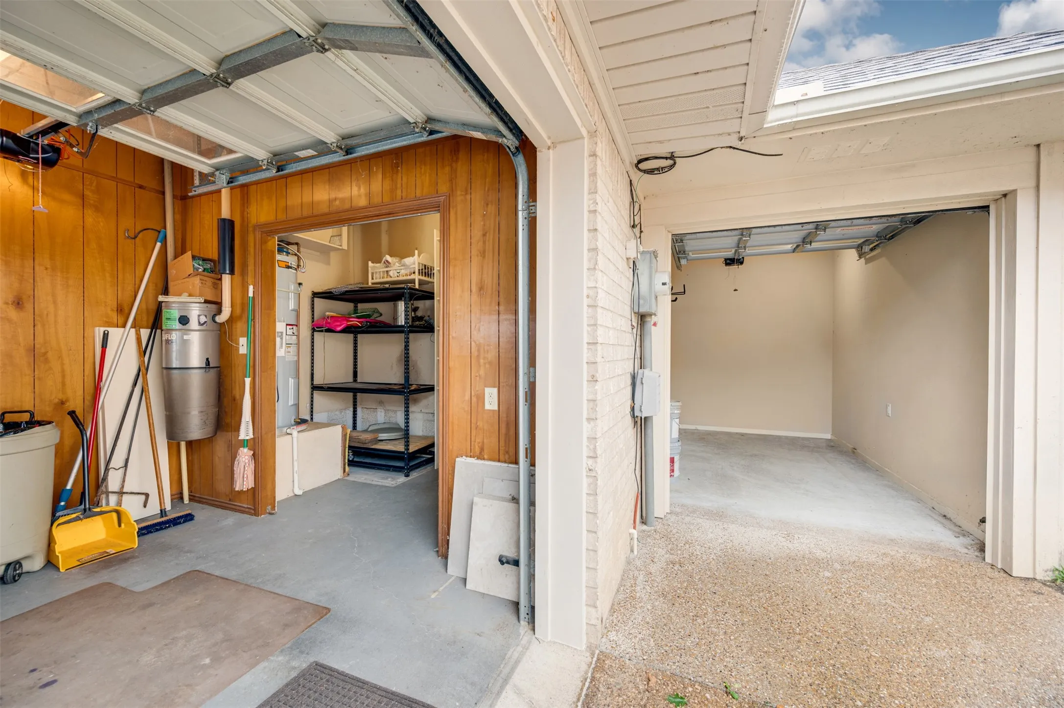 Single Family Residence For Sale in Smith County , 112 Marina Drive, Bullard, Texas 75757, 3 Bedroom, 3 Bathroom, 2 Garage spaces, 2,850 Sqft, built in 1985, mls#21299494, Real Estate Agent in Bullard, Homes For Sale in Smith county, Homes For Sale in Bullard, Realtor in Bullard Texas, Real Estate Brokerage Independent Realty Texas, Luminita Cordes Realtor