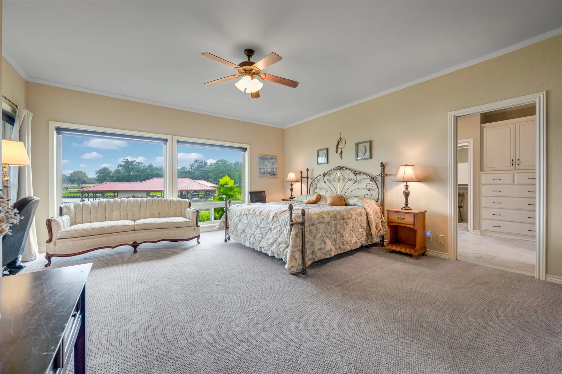 Single Family Residence For Sale in Smith County , 112 Marina Drive, Bullard, Texas 75757, 3 Bedroom, 3 Bathroom, 2 Garage spaces, 2,850 Sqft, built in 1985, mls#21299494, Real Estate Agent in Bullard, Homes For Sale in Smith county, Homes For Sale in Bullard, Realtor in Bullard Texas, Real Estate Brokerage Independent Realty Texas, Luminita Cordes Realtor