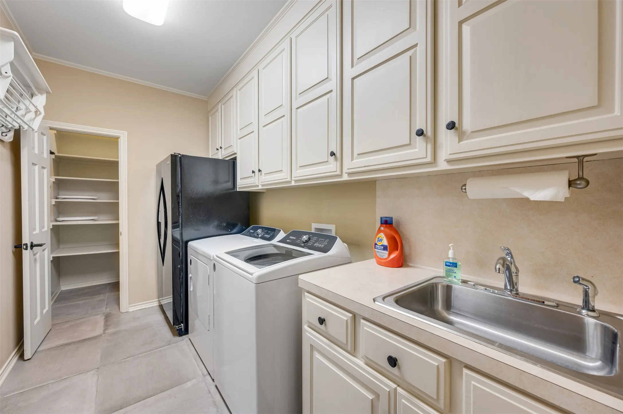 Single Family Residence For Sale in Smith County , 112 Marina Drive, Bullard, Texas 75757, 3 Bedroom, 3 Bathroom, 2 Garage spaces, 2,850 Sqft, built in 1985, mls#21299494, Real Estate Agent in Bullard, Homes For Sale in Smith county, Homes For Sale in Bullard, Realtor in Bullard Texas, Real Estate Brokerage Independent Realty Texas, Luminita Cordes Realtor
