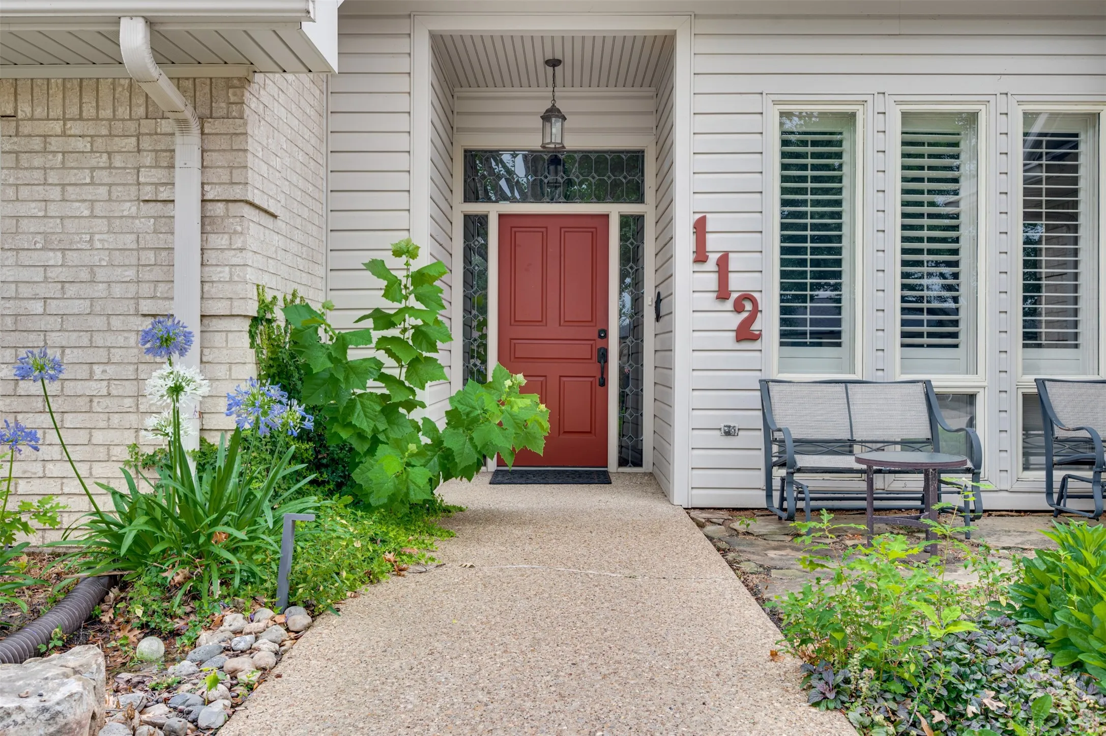 Single Family Residence For Sale in Smith County , 112 Marina Drive, Bullard, Texas 75757, 3 Bedroom, 3 Bathroom, 2 Garage spaces, 2,850 Sqft, built in 1985, mls#21299494, Real Estate Agent in Bullard, Homes For Sale in Smith county, Homes For Sale in Bullard, Realtor in Bullard Texas, Real Estate Brokerage Independent Realty Texas, Luminita Cordes Realtor