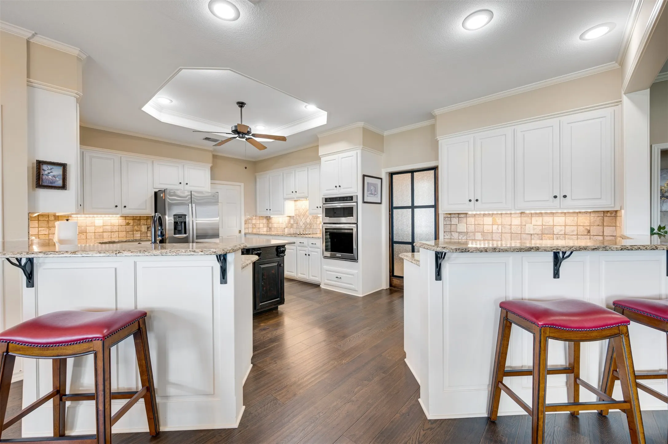 Single Family Residence For Sale in Smith County , 112 Marina Drive, Bullard, Texas 75757, 3 Bedroom, 3 Bathroom, 2 Garage spaces, 2,850 Sqft, built in 1985, mls#21299494, Real Estate Agent in Bullard, Homes For Sale in Smith county, Homes For Sale in Bullard, Realtor in Bullard Texas, Real Estate Brokerage Independent Realty Texas, Luminita Cordes Realtor