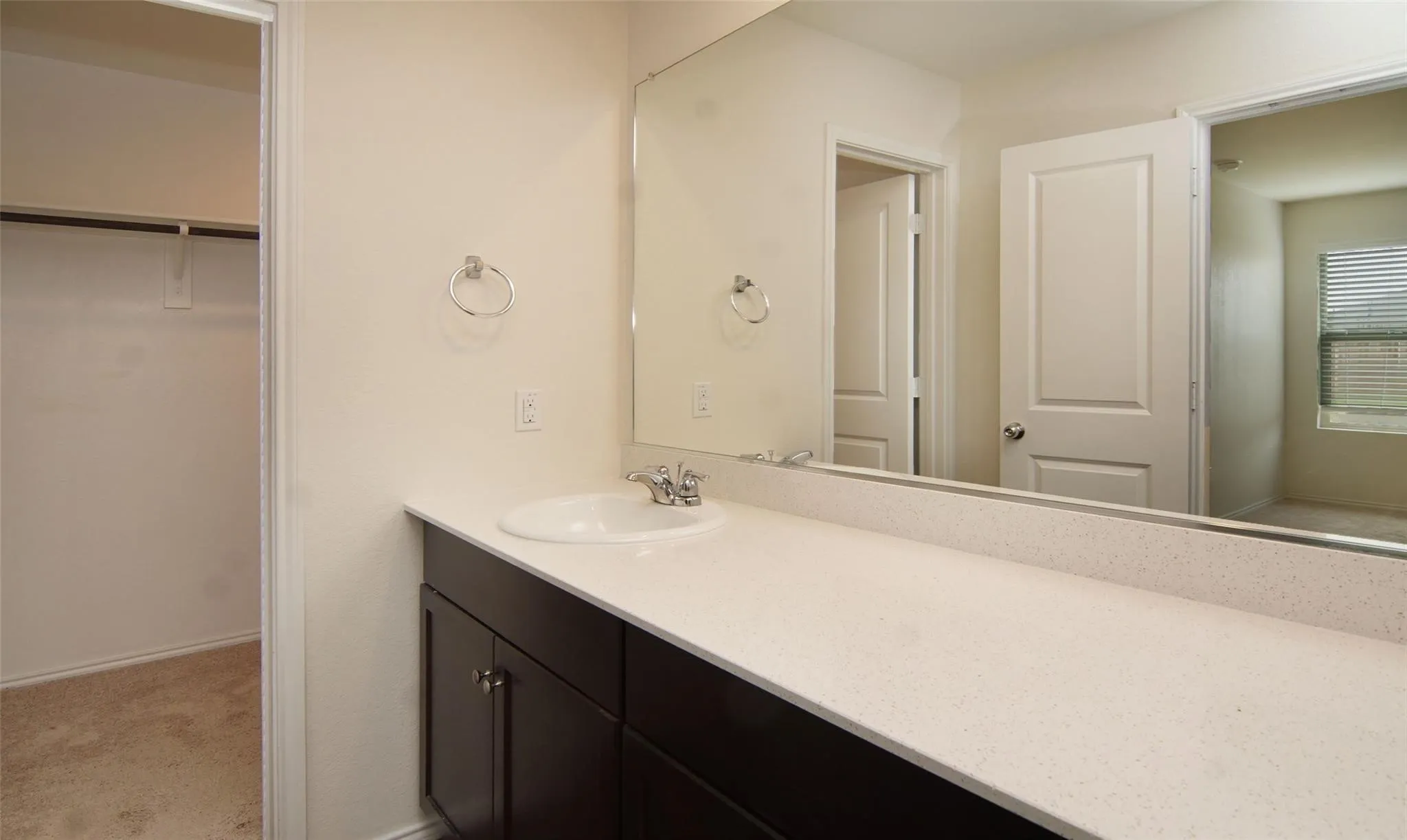 Single Family Residence For Sale in Ellis County , 1106 Lady Bird Street, Ennis, Texas 75119, 3 Bedroom, 2 Bathroom, 2 Garage spaces, 1,306 Sqft, built in 2021, mls#21299601, Real Estate Agent in Ennis, Homes For Sale in Ellis county, Homes For Sale in Ennis, Realtor in Ennis Texas, Real Estate Brokerage Independent Realty Texas, Luminita Cordes Realtor