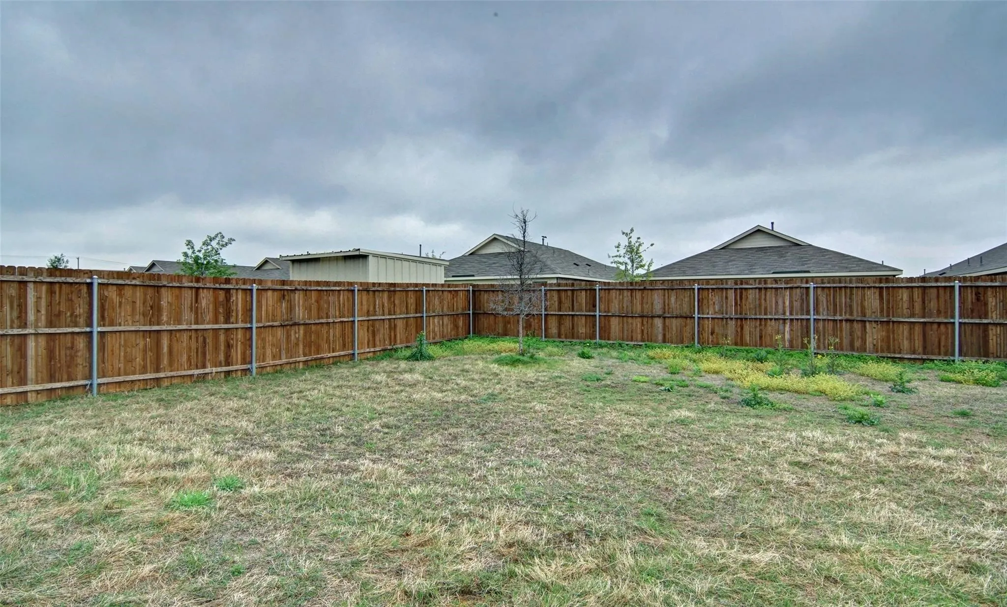 Single Family Residence For Sale in Ellis County , 1106 Lady Bird Street, Ennis, Texas 75119, 3 Bedroom, 2 Bathroom, 2 Garage spaces, 1,306 Sqft, built in 2021, mls#21299601, Real Estate Agent in Ennis, Homes For Sale in Ellis county, Homes For Sale in Ennis, Realtor in Ennis Texas, Real Estate Brokerage Independent Realty Texas, Luminita Cordes Realtor