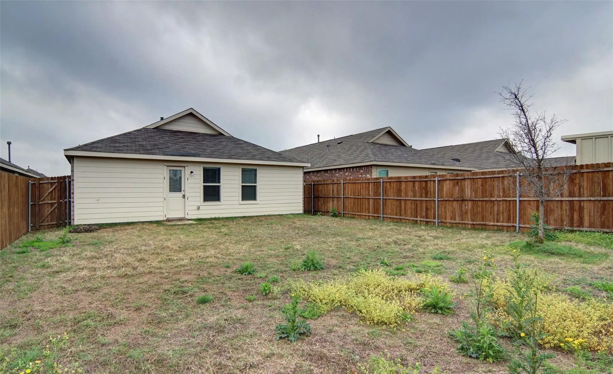 Single Family Residence For Sale in Ellis County , 1106 Lady Bird Street, Ennis, Texas 75119, 3 Bedroom, 2 Bathroom, 2 Garage spaces, 1,306 Sqft, built in 2021, mls#21299601, Real Estate Agent in Ennis, Homes For Sale in Ellis county, Homes For Sale in Ennis, Realtor in Ennis Texas, Real Estate Brokerage Independent Realty Texas, Luminita Cordes Realtor