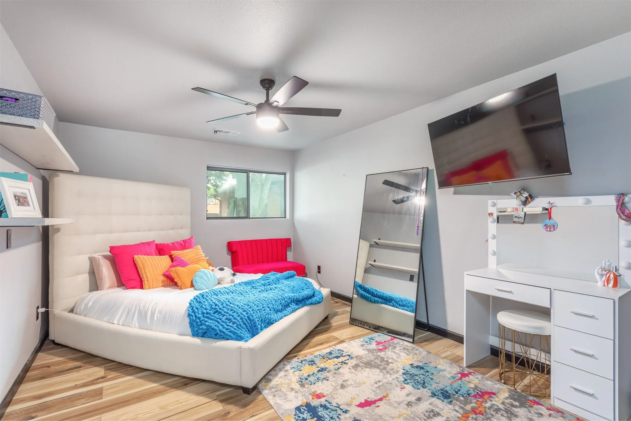 1st level bedroom