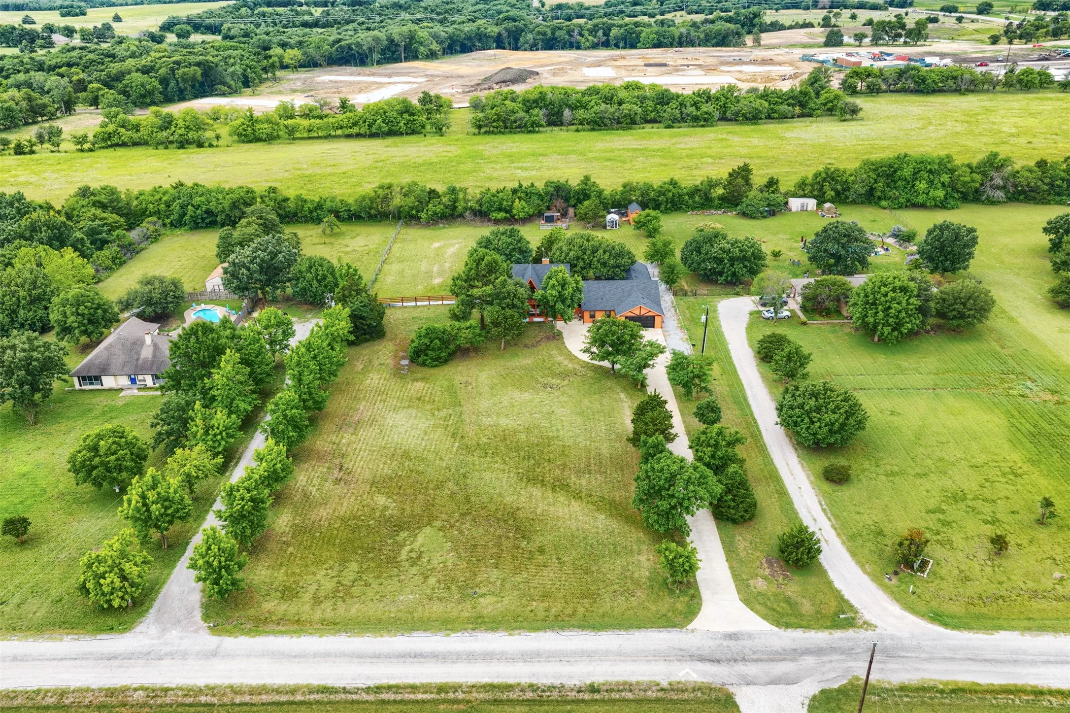 Single Family Residence For Sale in Collin County , 6931 Cottage Hill Lane, Celina, Texas 75009, 4 Bedroom, 3 Bathroom, 8 Garage spaces, 3,460 Sqft, built in 1983, mls#21292287, Real Estate Agent in Celina, Homes For Sale in Collin county, Homes For Sale in Celina, Realtor in Celina Texas, Real Estate Brokerage Independent Realty Texas, Luminita Cordes Realtor