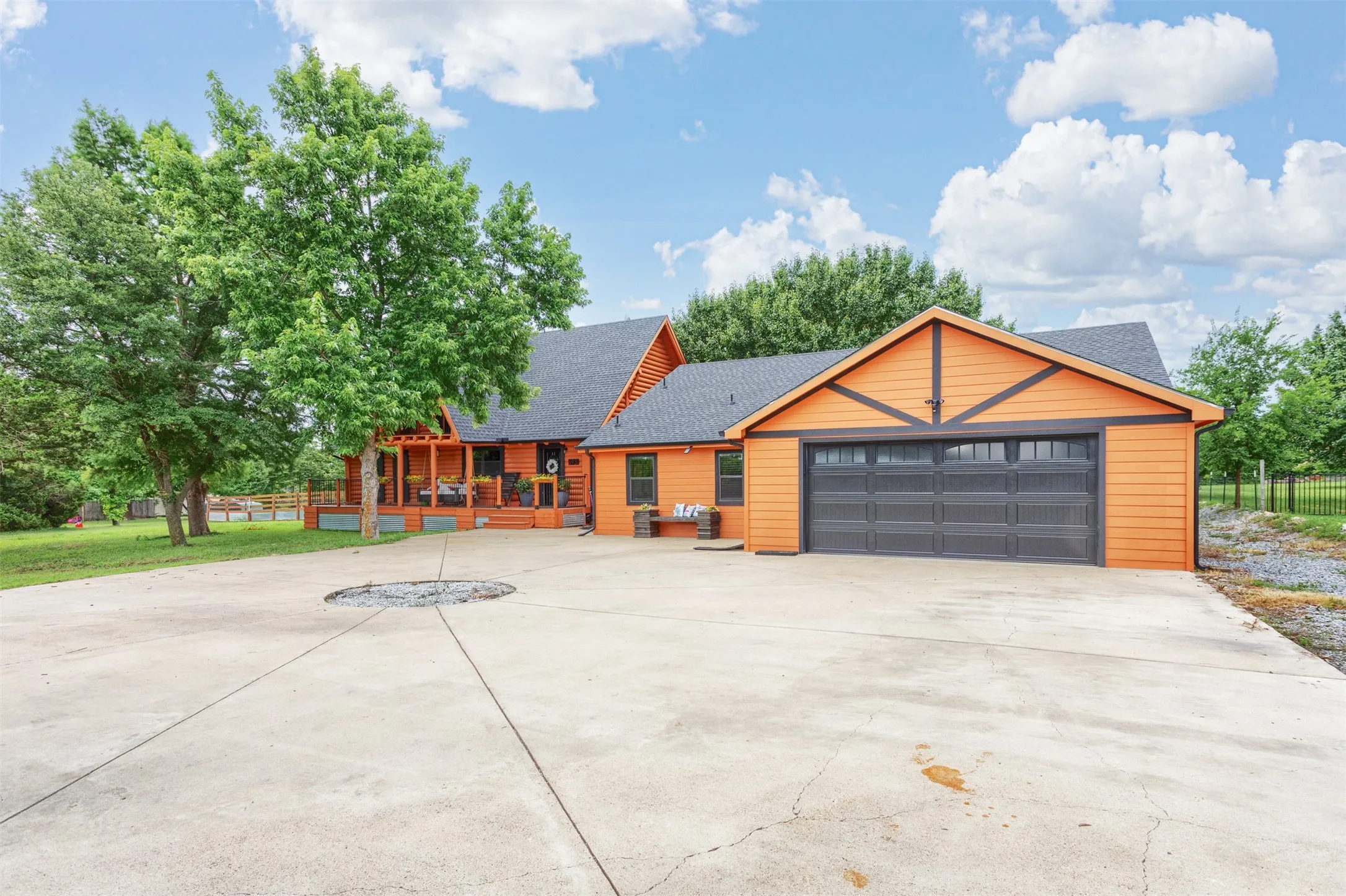 Single Family Residence For Sale in Collin County , 6931 Cottage Hill Lane, Celina, Texas 75009, 4 Bedroom, 3 Bathroom, 8 Garage spaces, 3,460 Sqft, built in 1983, mls#21292287, Real Estate Agent in Celina, Homes For Sale in Collin county, Homes For Sale in Celina, Realtor in Celina Texas, Real Estate Brokerage Independent Realty Texas, Luminita Cordes Realtor