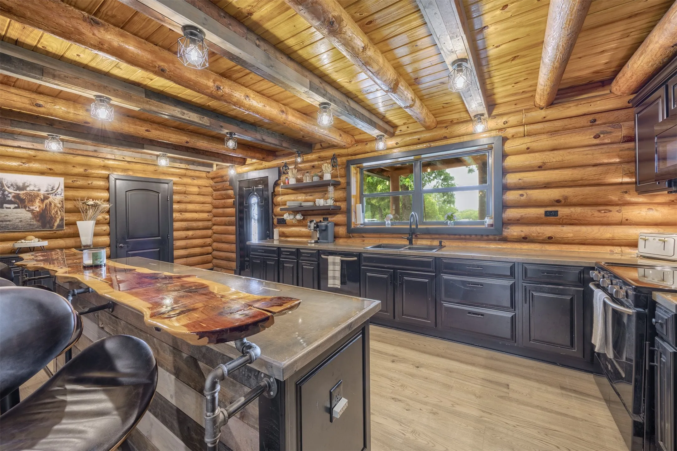 Single Family Residence For Sale in Collin County , 6931 Cottage Hill Lane, Celina, Texas 75009, 4 Bedroom, 3 Bathroom, 8 Garage spaces, 3,460 Sqft, built in 1983, mls#21292287, Real Estate Agent in Celina, Homes For Sale in Collin county, Homes For Sale in Celina, Realtor in Celina Texas, Real Estate Brokerage Independent Realty Texas, Luminita Cordes Realtor