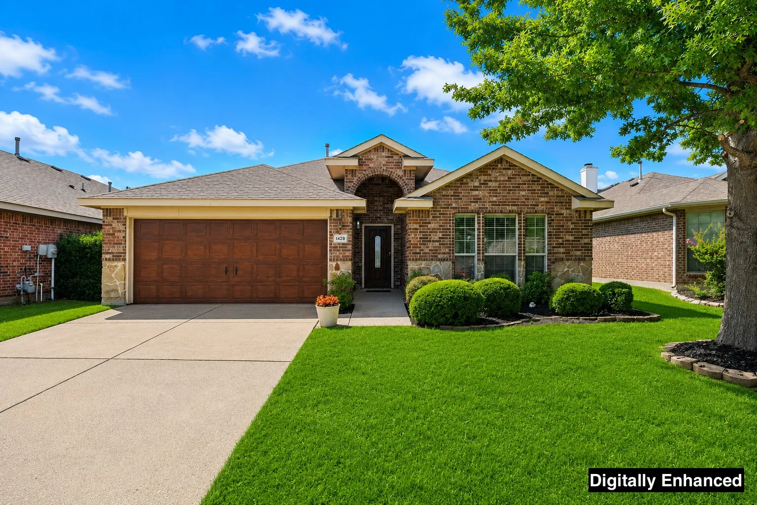 Single Family Residence For Sale in Hunt County , 1429 Applegate Way, Royse City, Texas 75189, 3 Bedroom, 2 Bathroom, 2 Garage spaces, 1,571 Sqft, built in 2009, mls#21299306, Real Estate Agent in Royse City, Homes For Sale in Hunt county, Homes For Sale in Royse City, Realtor in Royse City Texas, Real Estate Brokerage Independent Realty Texas, Luminita Cordes Realtor