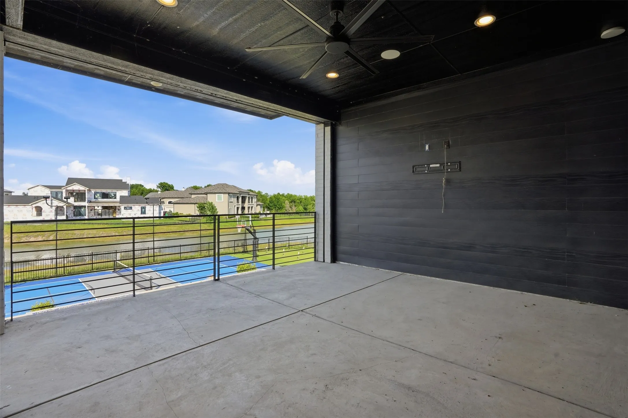 Single Family Residence For Sale in Kaufman County , 1918 Noe Boulevard, Heath, Texas 75126, 7 Bedroom, 5 Bathroom, 3 Garage spaces, 4,236 Sqft, built in 2020, mls#21299435, Real Estate Agent in Heath, Homes For Sale in Kaufman county, Homes For Sale in Heath, Realtor in Heath Texas, Real Estate Brokerage Independent Realty Texas, Luminita Cordes Realtor
