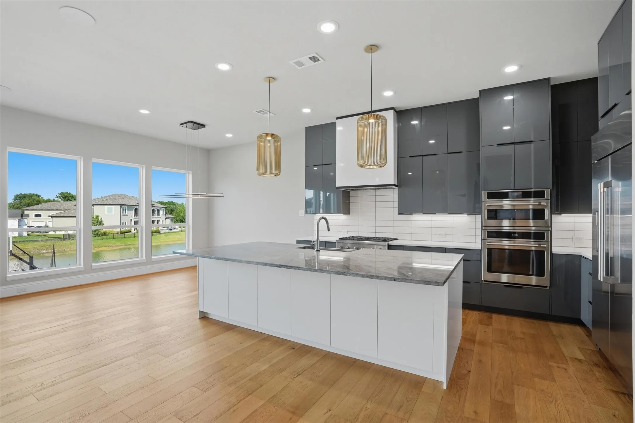 Single Family Residence For Sale in Kaufman County , 1918 Noe Boulevard, Heath, Texas 75126, 7 Bedroom, 5 Bathroom, 3 Garage spaces, 4,236 Sqft, built in 2020, mls#21299435, Real Estate Agent in Heath, Homes For Sale in Kaufman county, Homes For Sale in Heath, Realtor in Heath Texas, Real Estate Brokerage Independent Realty Texas, Luminita Cordes Realtor