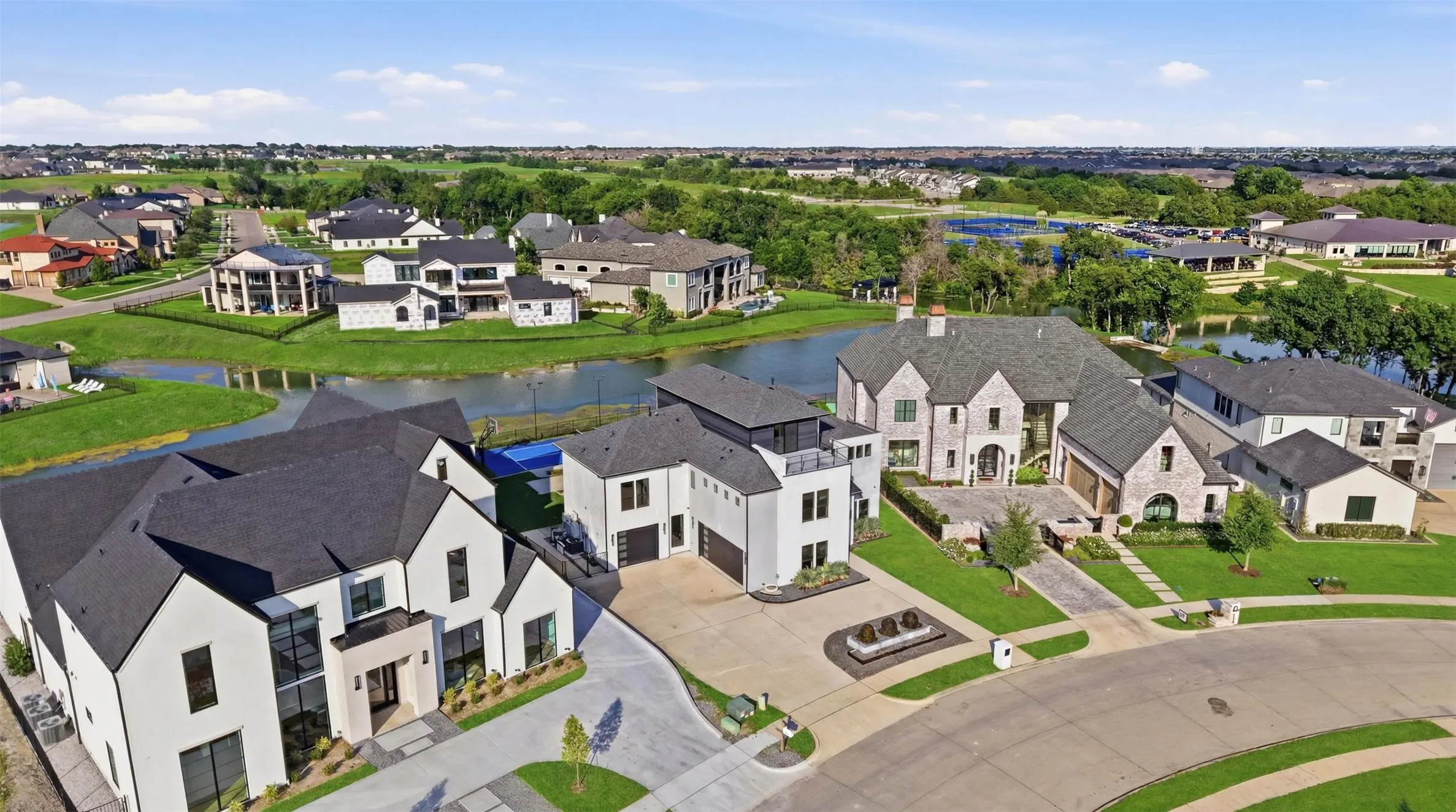 Single Family Residence For Sale in Kaufman County , 1918 Noe Boulevard, Heath, Texas 75126, 7 Bedroom, 5 Bathroom, 3 Garage spaces, 4,236 Sqft, built in 2020, mls#21299435, Real Estate Agent in Heath, Homes For Sale in Kaufman county, Homes For Sale in Heath, Realtor in Heath Texas, Real Estate Brokerage Independent Realty Texas, Luminita Cordes Realtor