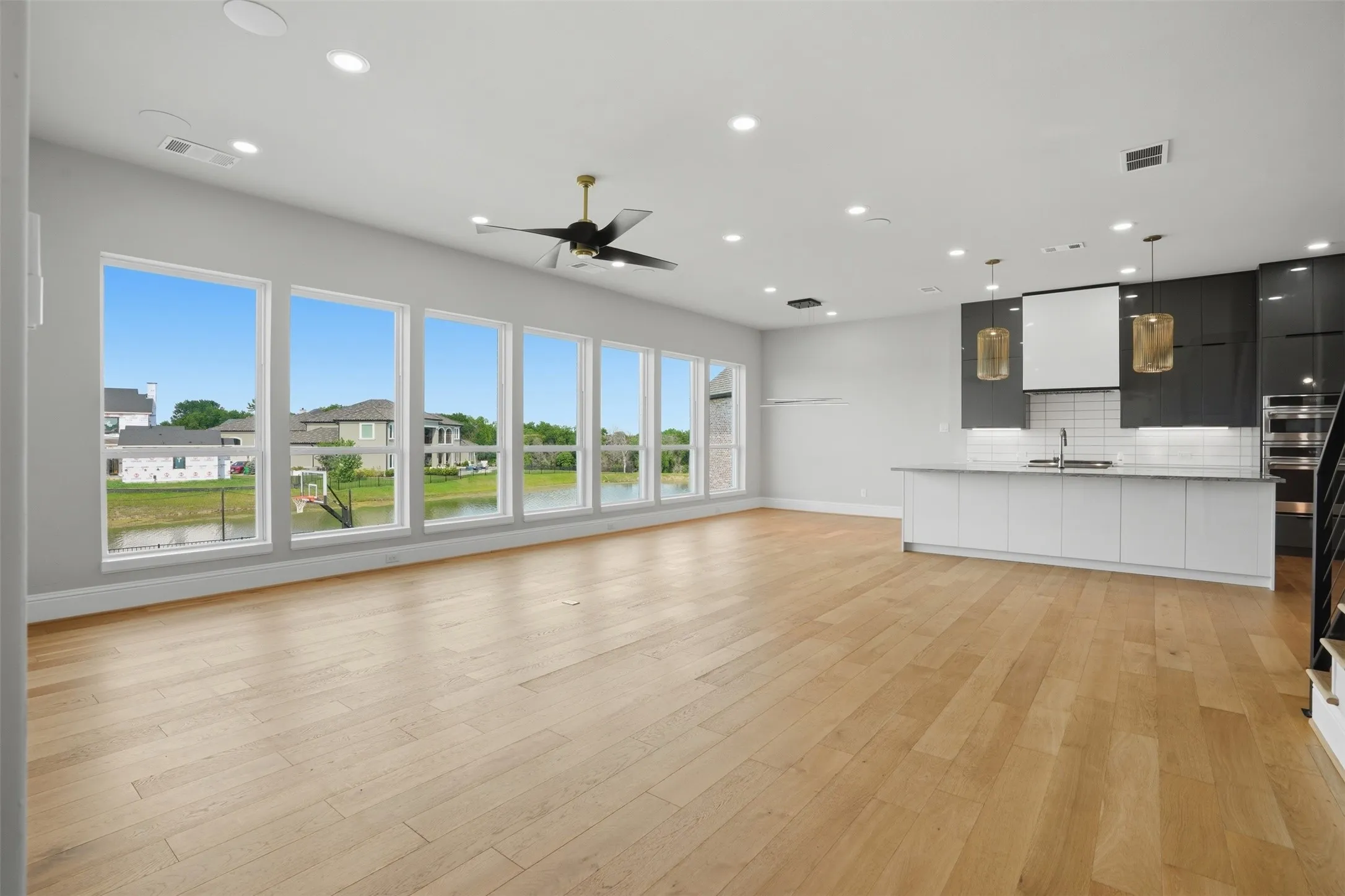 Single Family Residence For Sale in Kaufman County , 1918 Noe Boulevard, Heath, Texas 75126, 7 Bedroom, 5 Bathroom, 3 Garage spaces, 4,236 Sqft, built in 2020, mls#21299435, Real Estate Agent in Heath, Homes For Sale in Kaufman county, Homes For Sale in Heath, Realtor in Heath Texas, Real Estate Brokerage Independent Realty Texas, Luminita Cordes Realtor