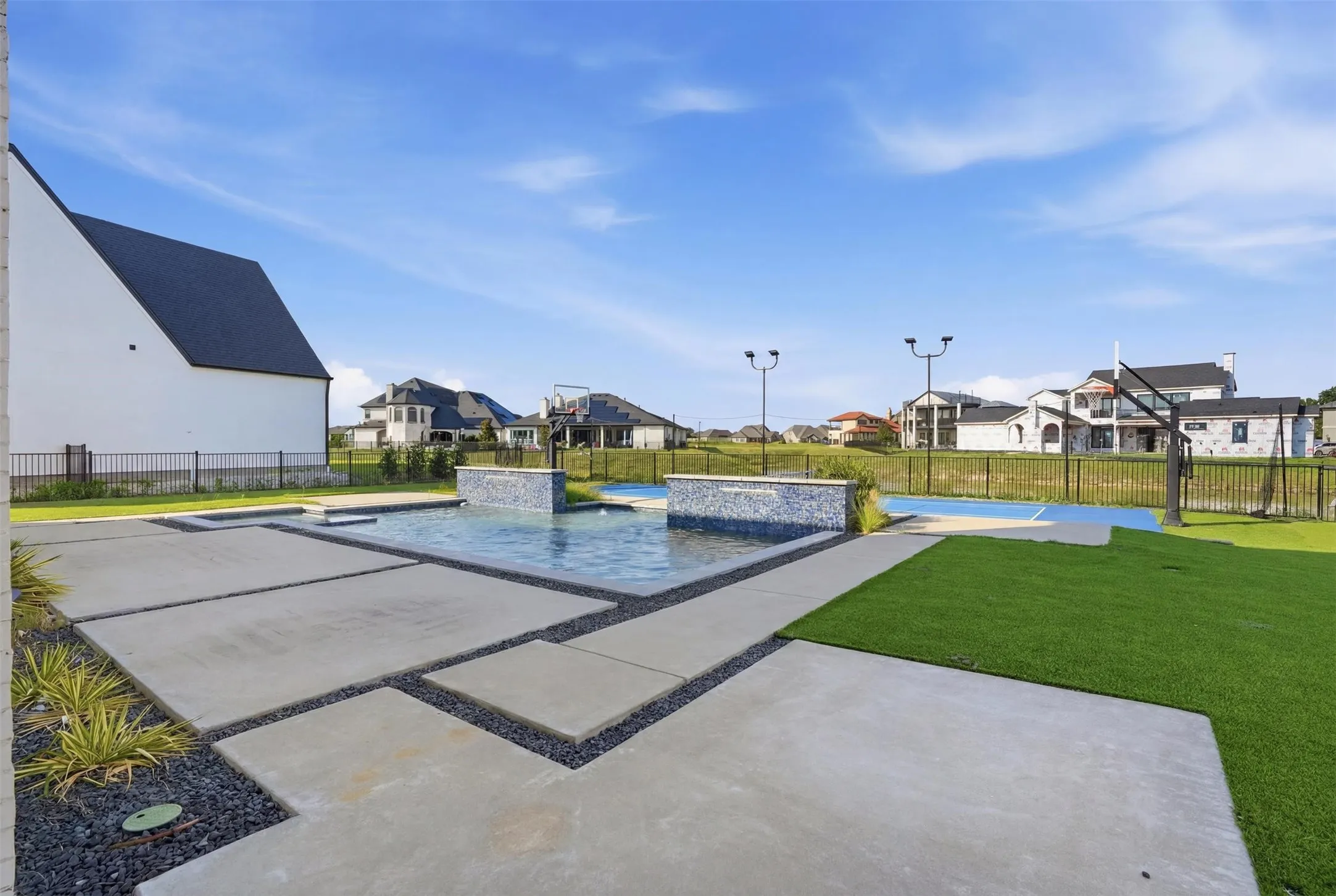Single Family Residence For Sale in Kaufman County , 1918 Noe Boulevard, Heath, Texas 75126, 7 Bedroom, 5 Bathroom, 3 Garage spaces, 4,236 Sqft, built in 2020, mls#21299435, Real Estate Agent in Heath, Homes For Sale in Kaufman county, Homes For Sale in Heath, Realtor in Heath Texas, Real Estate Brokerage Independent Realty Texas, Luminita Cordes Realtor