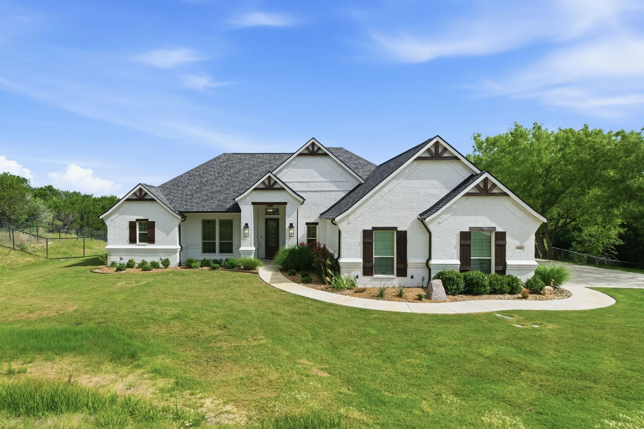 Single Family Residence For Sale in Parker County , 100 Cedar Mountain Drive, Weatherford, Texas 76085, 4 Bedroom, 2 Bathroom, 3 Garage spaces, 2,340 Sqft, built in 2021, mls#21293440, Real Estate Agent in Weatherford, Homes For Sale in Parker county, Homes For Sale in Weatherford, Realtor in Weatherford Texas, Real Estate Brokerage Independent Realty Texas, Luminita Cordes Realtor