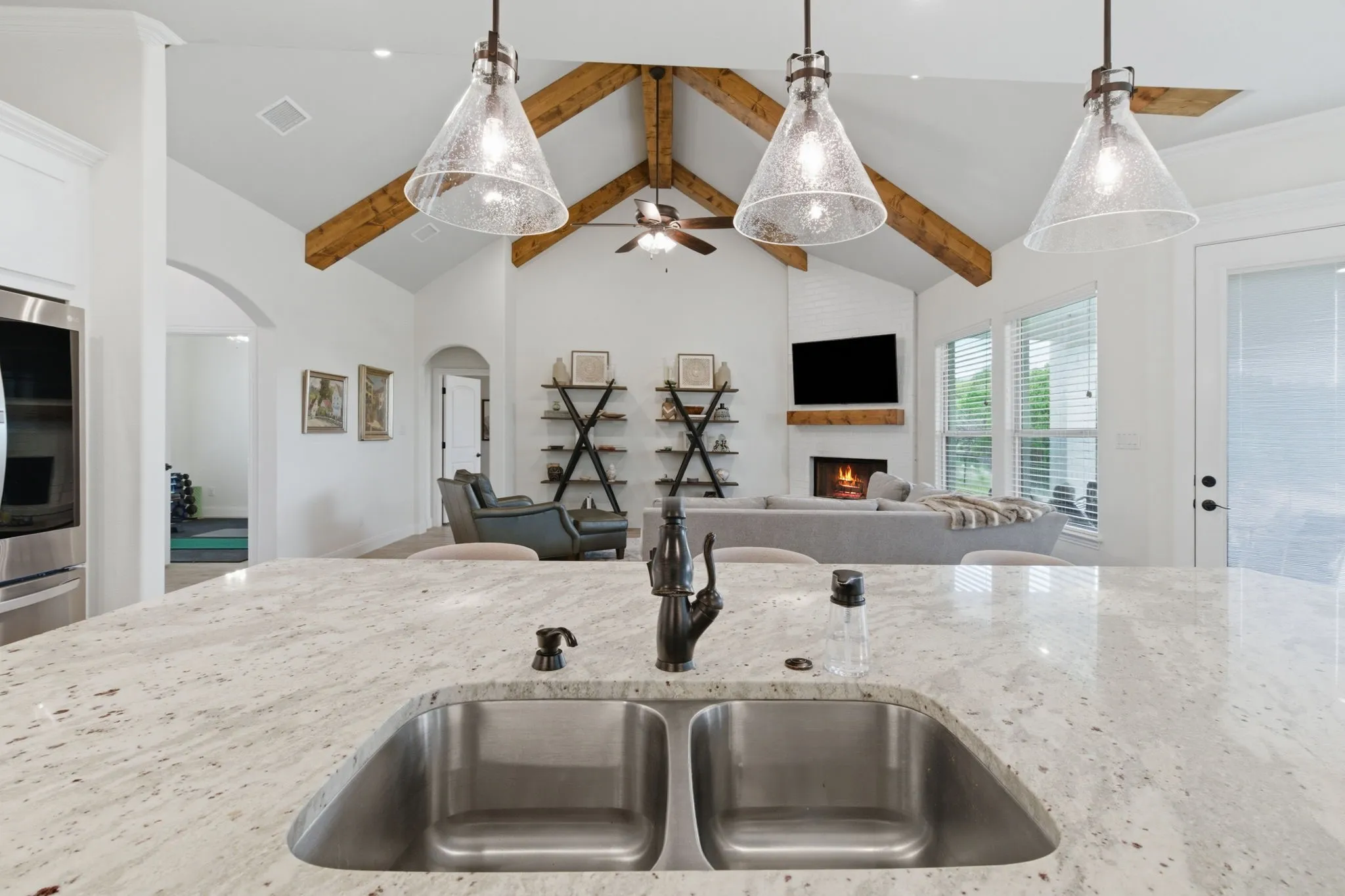 Single Family Residence For Sale in Parker County , 100 Cedar Mountain Drive, Weatherford, Texas 76085, 4 Bedroom, 2 Bathroom, 3 Garage spaces, 2,340 Sqft, built in 2021, mls#21293440, Real Estate Agent in Weatherford, Homes For Sale in Parker county, Homes For Sale in Weatherford, Realtor in Weatherford Texas, Real Estate Brokerage Independent Realty Texas, Luminita Cordes Realtor