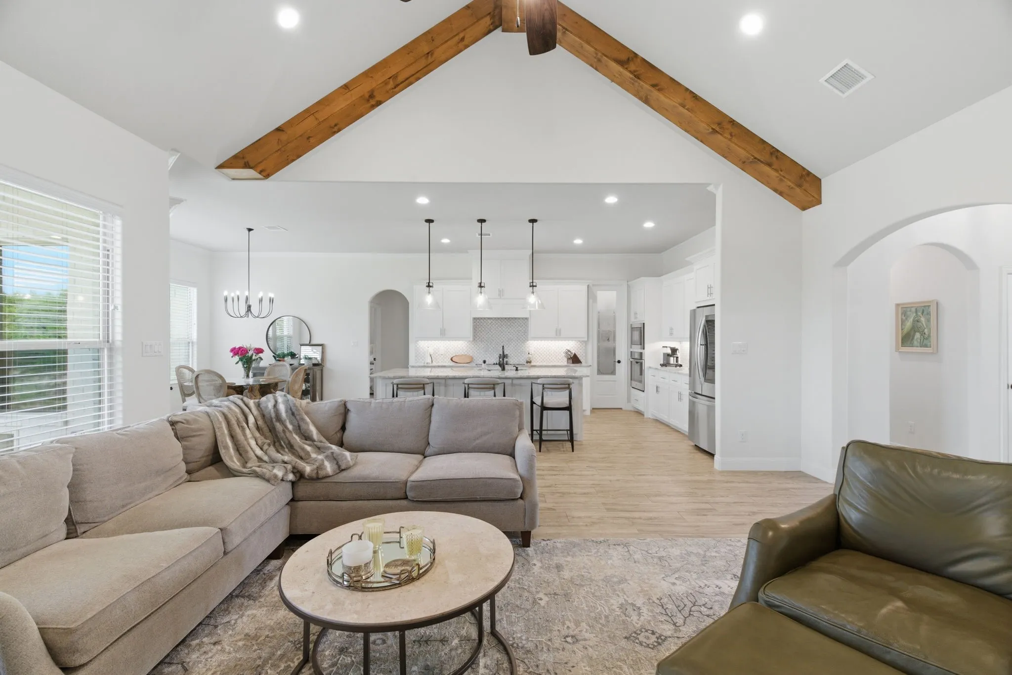 Single Family Residence For Sale in Parker County , 100 Cedar Mountain Drive, Weatherford, Texas 76085, 4 Bedroom, 2 Bathroom, 3 Garage spaces, 2,340 Sqft, built in 2021, mls#21293440, Real Estate Agent in Weatherford, Homes For Sale in Parker county, Homes For Sale in Weatherford, Realtor in Weatherford Texas, Real Estate Brokerage Independent Realty Texas, Luminita Cordes Realtor