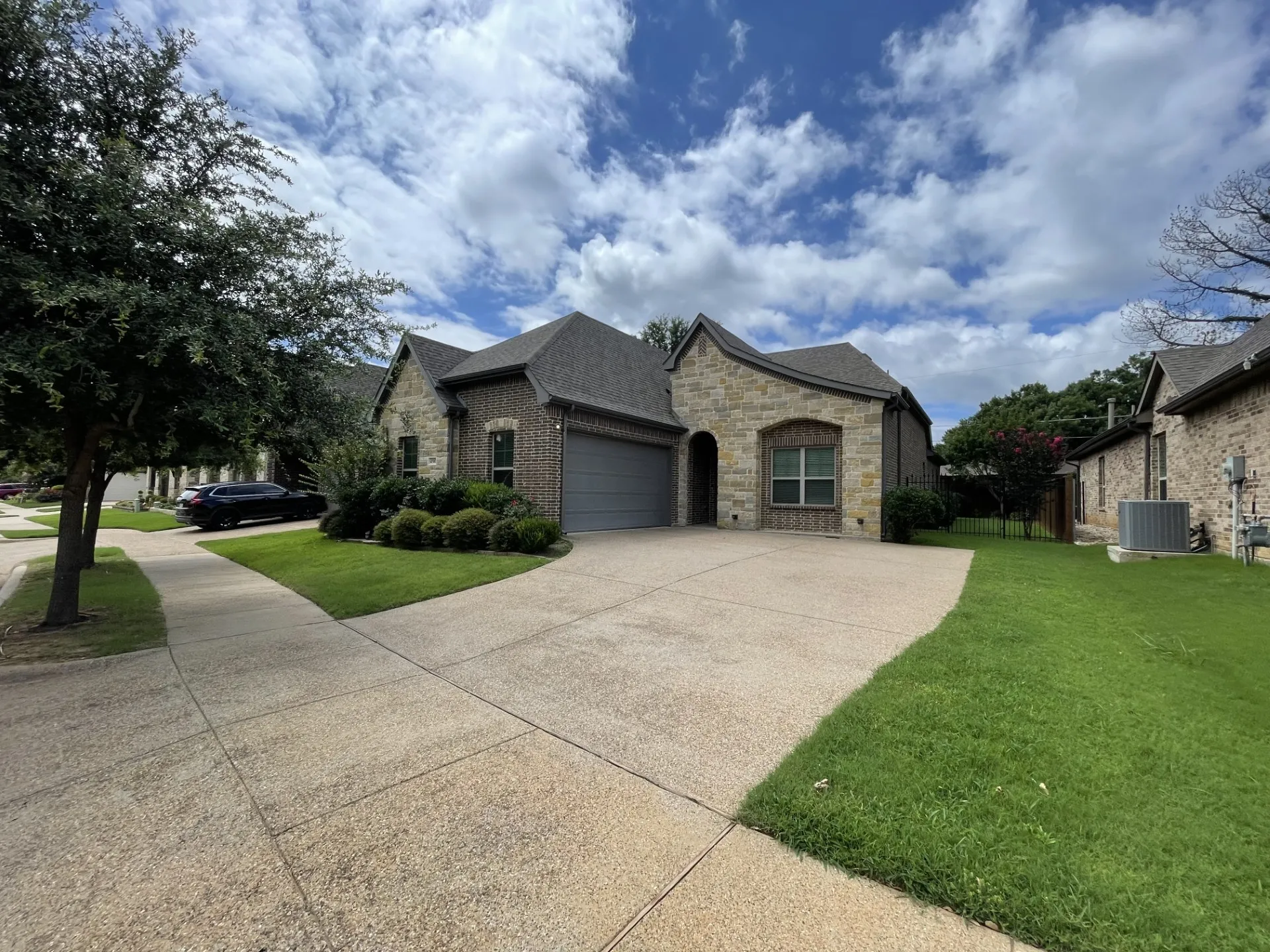 Single Family Residence For Sale in Tarrant County , 4500 Moores Landing, Arlington, Texas 76016, 4 Bedroom, 2 Bathroom, 2 Garage spaces, 2,257 Sqft, built in 2017, mls#21299543, Real Estate Agent in Arlington, Homes For Sale in Tarrant county, Homes For Sale in Arlington, Realtor in Arlington Texas, Real Estate Brokerage Independent Realty Texas, Luminita Cordes Realtor