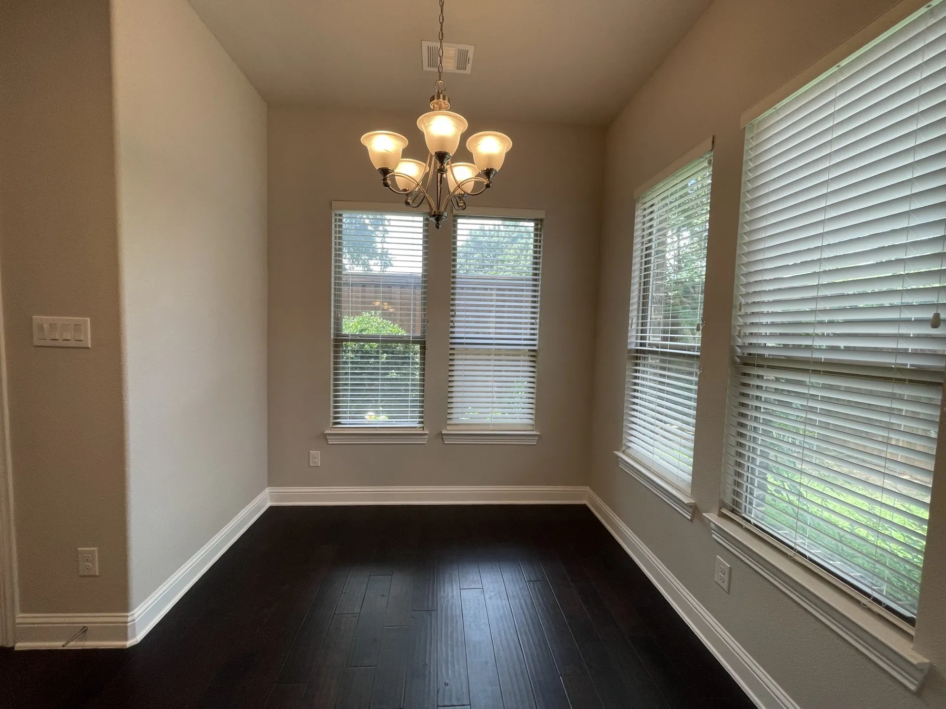 Single Family Residence For Sale in Tarrant County , 4500 Moores Landing, Arlington, Texas 76016, 4 Bedroom, 2 Bathroom, 2 Garage spaces, 2,257 Sqft, built in 2017, mls#21299543, Real Estate Agent in Arlington, Homes For Sale in Tarrant county, Homes For Sale in Arlington, Realtor in Arlington Texas, Real Estate Brokerage Independent Realty Texas, Luminita Cordes Realtor