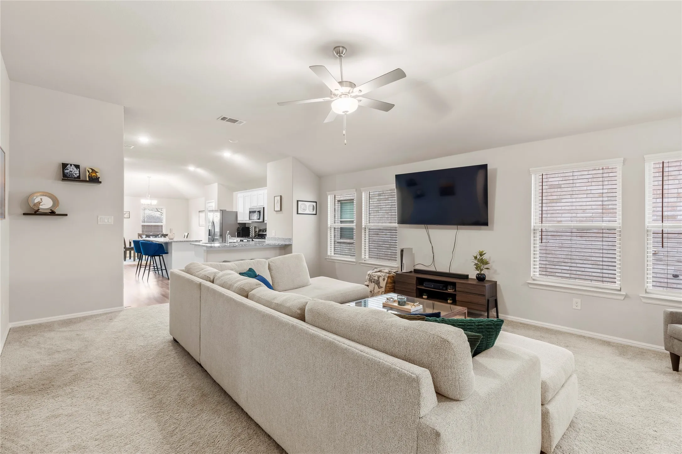 Single Family Residence For Sale in Dallas County , 1133 Catalan Trail, Mesquite, Texas 75149, 3 Bedroom, 2 Bathroom, 2 Garage spaces, 1,697 Sqft, built in 2023, mls#21299609, Real Estate Agent in Mesquite, Homes For Sale in Dallas county, Homes For Sale in Mesquite, Realtor in Mesquite Texas, Real Estate Brokerage Independent Realty Texas, Luminita Cordes Realtor