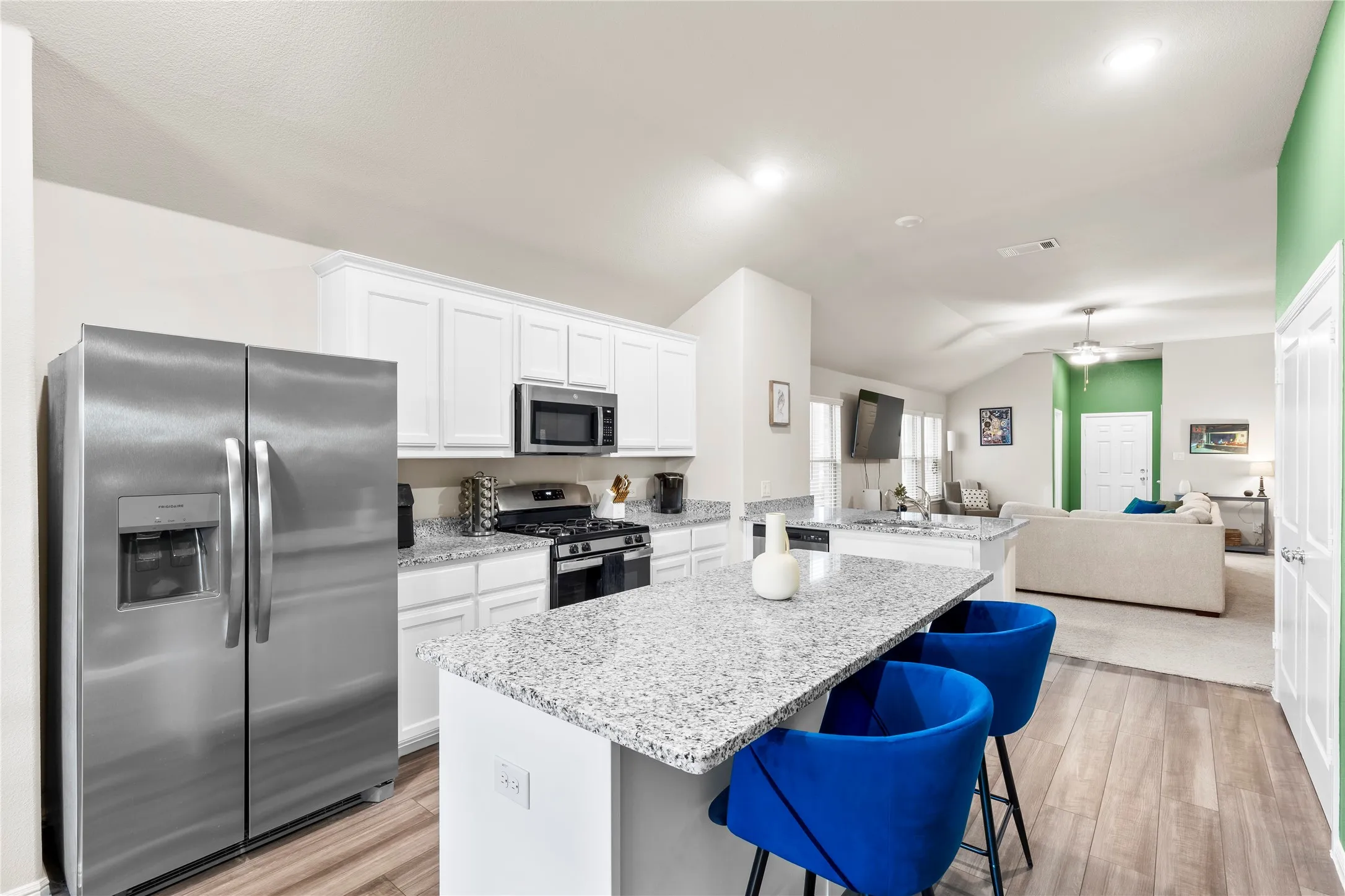 Single Family Residence For Sale in Dallas County , 1133 Catalan Trail, Mesquite, Texas 75149, 3 Bedroom, 2 Bathroom, 2 Garage spaces, 1,697 Sqft, built in 2023, mls#21299609, Real Estate Agent in Mesquite, Homes For Sale in Dallas county, Homes For Sale in Mesquite, Realtor in Mesquite Texas, Real Estate Brokerage Independent Realty Texas, Luminita Cordes Realtor