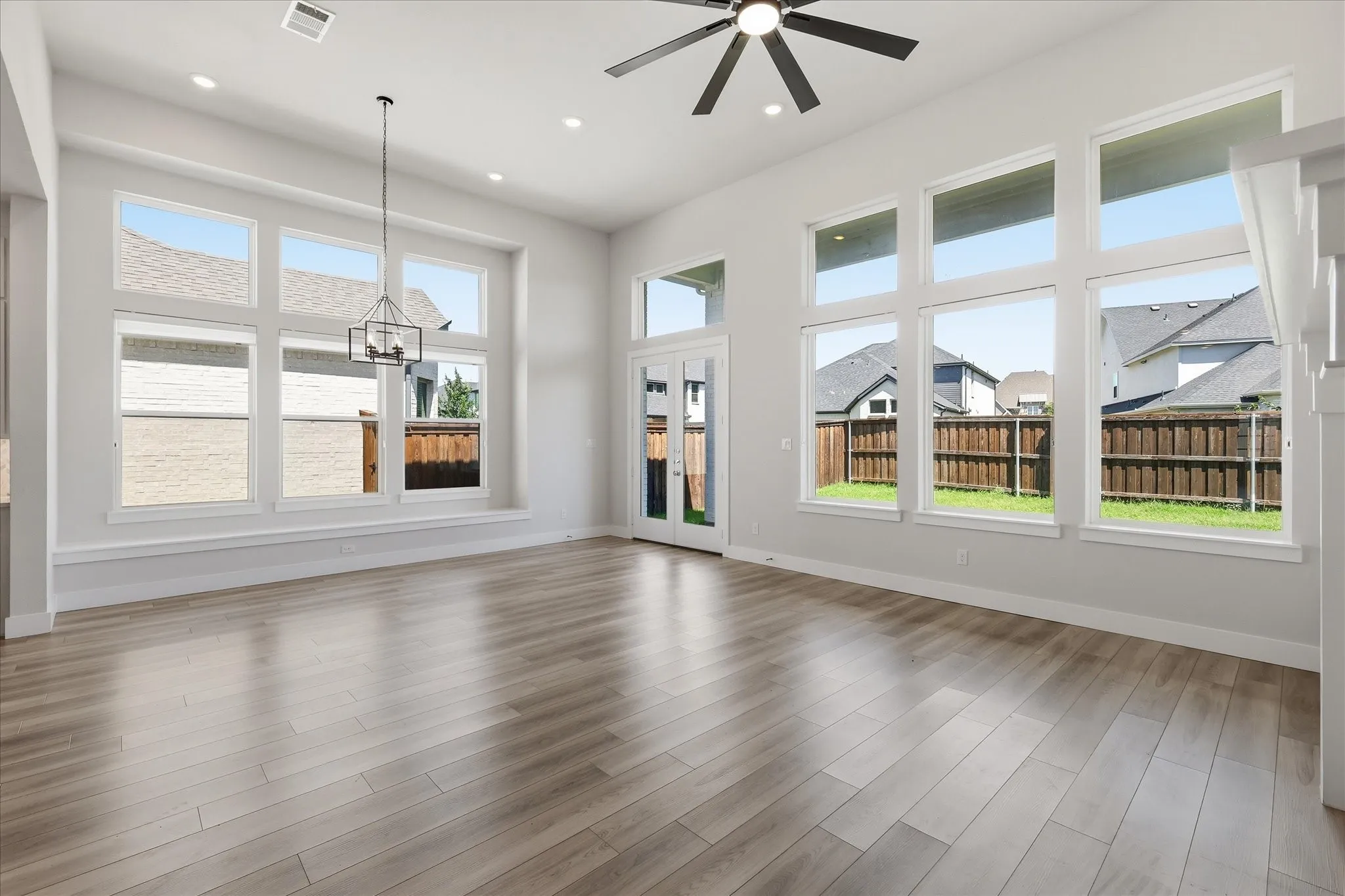 Single Family Residence For Sale in Denton County , 3455 Hollow Pine Drive, Frisco, Texas 75033, 4 Bedroom, 4 Bathroom, 3 Garage spaces, 3,516 Sqft, built in 2021, mls#21298991, Real Estate Agent in Frisco, Homes For Sale in Denton county, Homes For Sale in Frisco, Realtor in Frisco Texas, Real Estate Brokerage Independent Realty Texas, Luminita Cordes Realtor