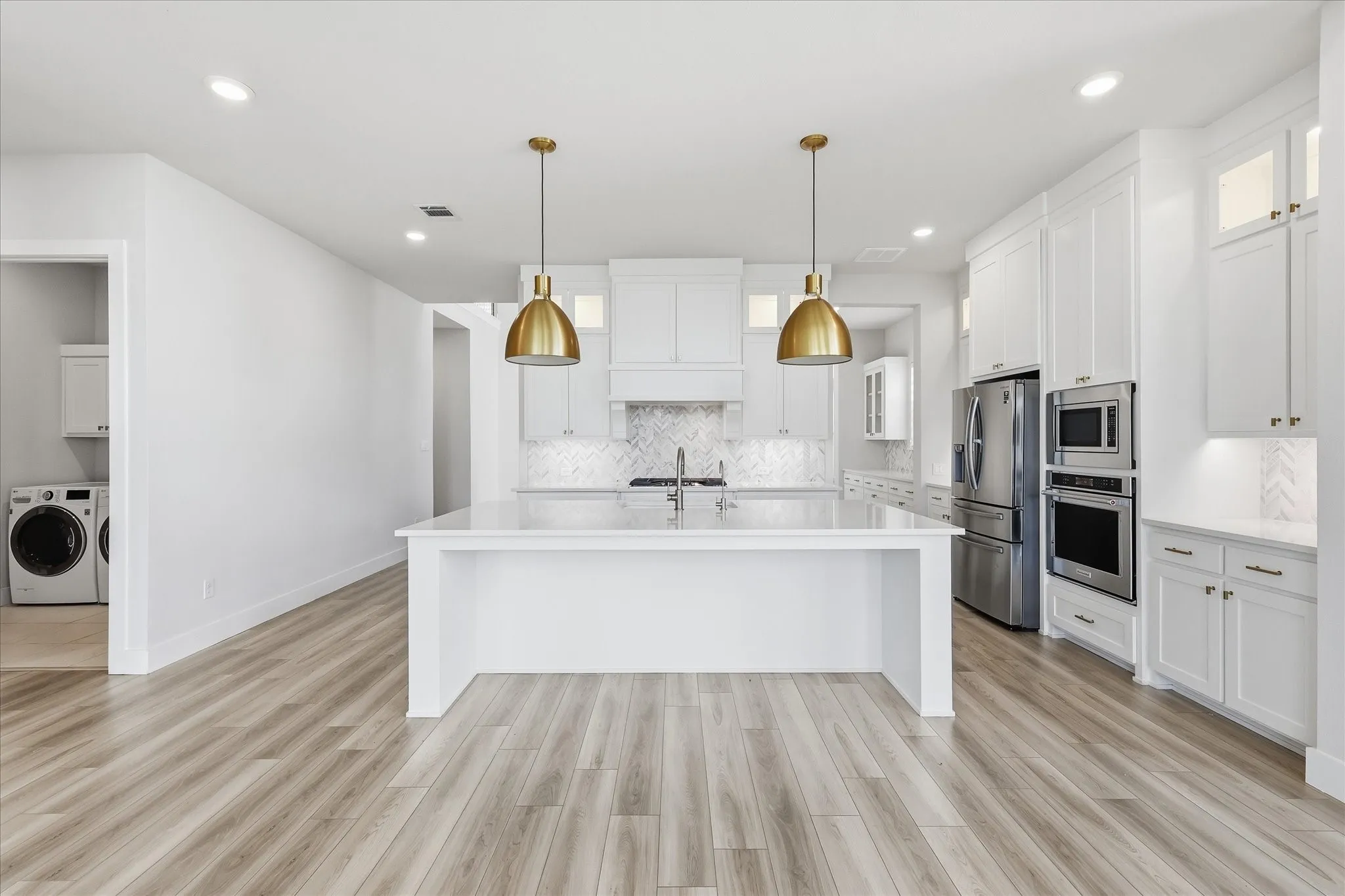 Single Family Residence For Sale in Denton County , 3455 Hollow Pine Drive, Frisco, Texas 75033, 4 Bedroom, 4 Bathroom, 3 Garage spaces, 3,516 Sqft, built in 2021, mls#21298991, Real Estate Agent in Frisco, Homes For Sale in Denton county, Homes For Sale in Frisco, Realtor in Frisco Texas, Real Estate Brokerage Independent Realty Texas, Luminita Cordes Realtor