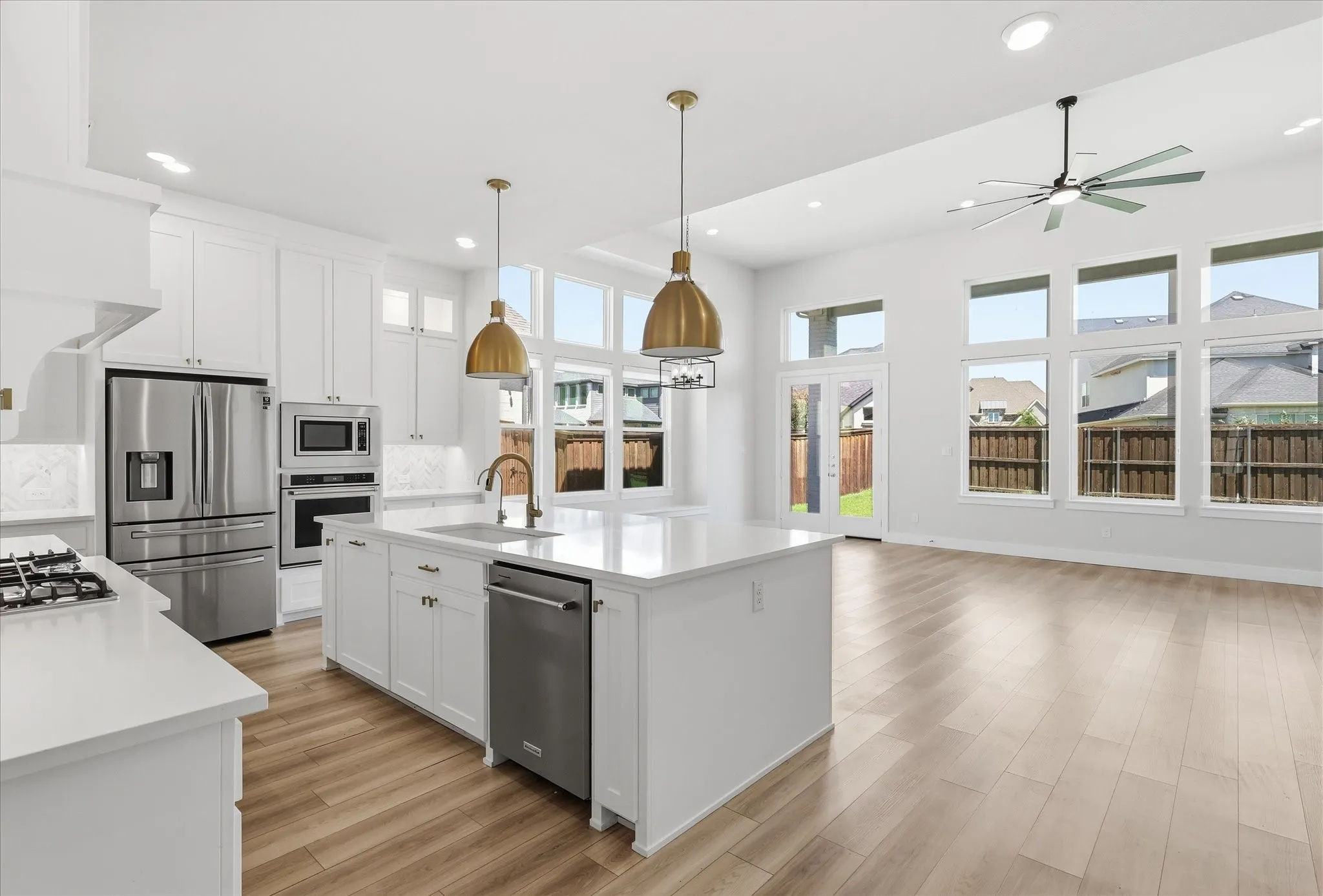 Single Family Residence For Sale in Denton County , 3455 Hollow Pine Drive, Frisco, Texas 75033, 4 Bedroom, 4 Bathroom, 3 Garage spaces, 3,516 Sqft, built in 2021, mls#21298991, Real Estate Agent in Frisco, Homes For Sale in Denton county, Homes For Sale in Frisco, Realtor in Frisco Texas, Real Estate Brokerage Independent Realty Texas, Luminita Cordes Realtor