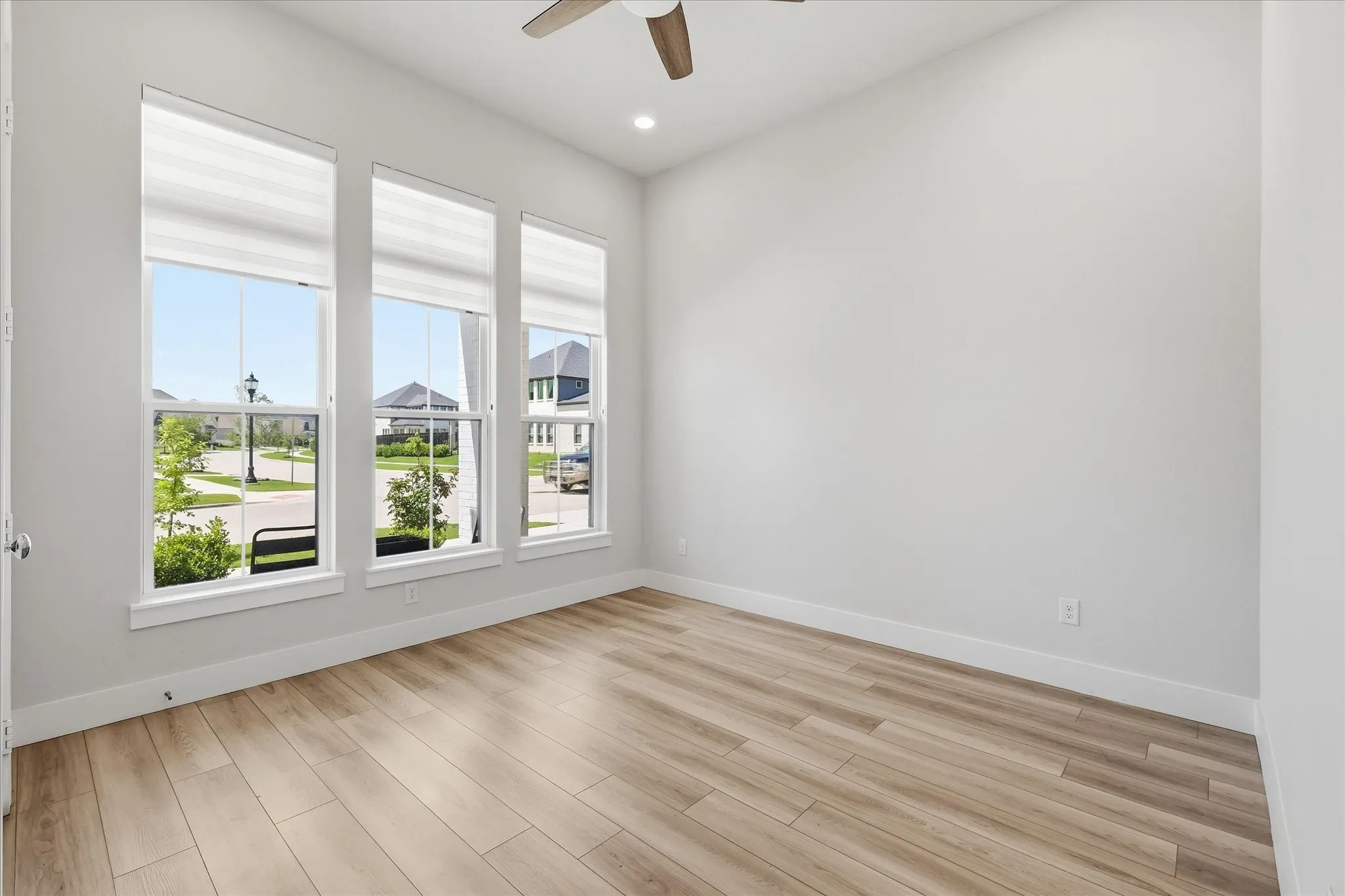 Single Family Residence For Sale in Denton County , 3455 Hollow Pine Drive, Frisco, Texas 75033, 4 Bedroom, 4 Bathroom, 3 Garage spaces, 3,516 Sqft, built in 2021, mls#21298991, Real Estate Agent in Frisco, Homes For Sale in Denton county, Homes For Sale in Frisco, Realtor in Frisco Texas, Real Estate Brokerage Independent Realty Texas, Luminita Cordes Realtor