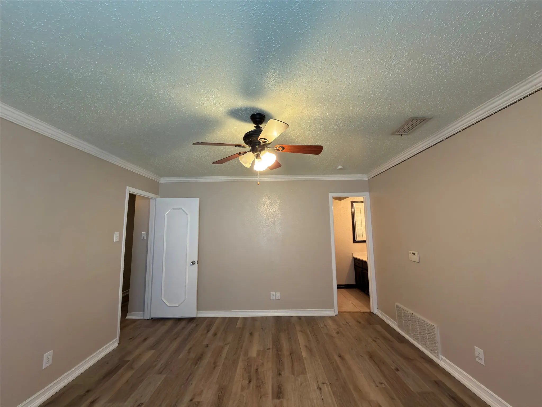 Single Family Residence For Rent in Dallas County , 1717 Warwick Street, Garland, Texas 75044, 3 Bedroom, 2 Bathroom, Garage spaces, 1,793 Sqft, built in 1972, mls#21299663, Real Estate Agent in Garland, Homes For Rent in Dallas county, Homes For Rent in Garland, Realtor in Garland Texas, Real Estate Brokerage Independent Realty Texas, Luminita Cordes Realtor