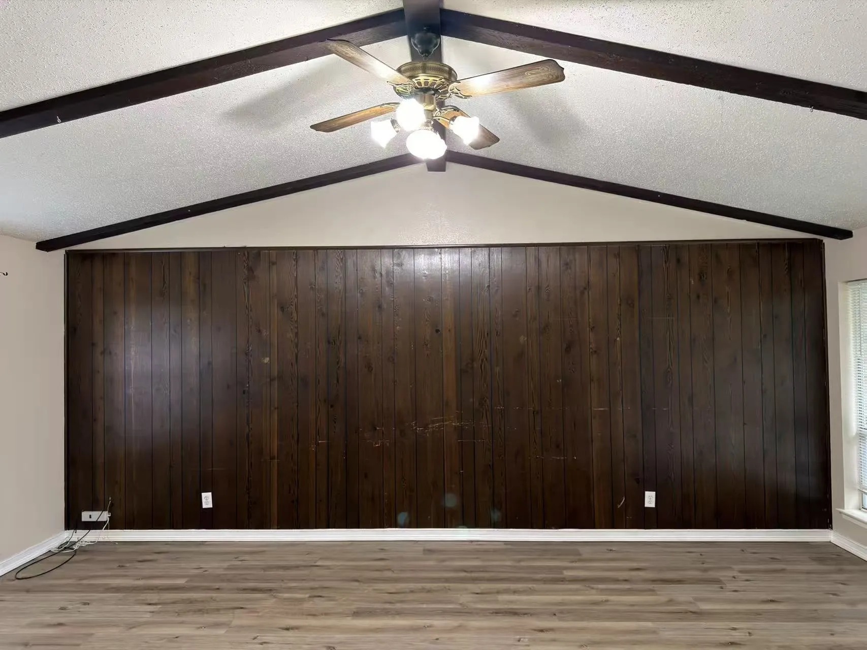 Single Family Residence For Rent in Dallas County , 1717 Warwick Street, Garland, Texas 75044, 3 Bedroom, 2 Bathroom, Garage spaces, 1,793 Sqft, built in 1972, mls#21299663, Real Estate Agent in Garland, Homes For Rent in Dallas county, Homes For Rent in Garland, Realtor in Garland Texas, Real Estate Brokerage Independent Realty Texas, Luminita Cordes Realtor