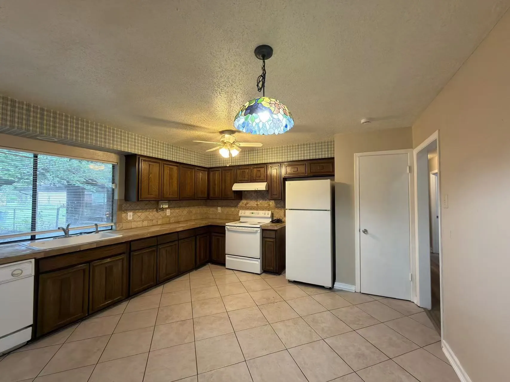 Single Family Residence For Rent in Dallas County , 1717 Warwick Street, Garland, Texas 75044, 3 Bedroom, 2 Bathroom, Garage spaces, 1,793 Sqft, built in 1972, mls#21299663, Real Estate Agent in Garland, Homes For Rent in Dallas county, Homes For Rent in Garland, Realtor in Garland Texas, Real Estate Brokerage Independent Realty Texas, Luminita Cordes Realtor