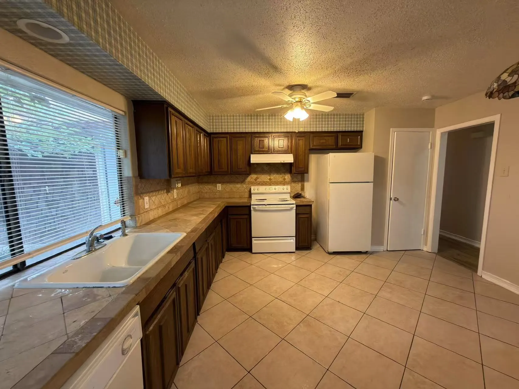 Single Family Residence For Rent in Dallas County , 1717 Warwick Street, Garland, Texas 75044, 3 Bedroom, 2 Bathroom, Garage spaces, 1,793 Sqft, built in 1972, mls#21299663, Real Estate Agent in Garland, Homes For Rent in Dallas county, Homes For Rent in Garland, Realtor in Garland Texas, Real Estate Brokerage Independent Realty Texas, Luminita Cordes Realtor