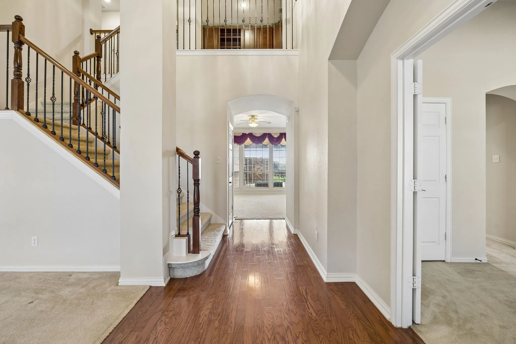 Single Family Residence For Sale in Dallas County , 6421 Fairfield Drive, Rowlett, Texas 75089, 4 Bedroom, 4 Bathroom, 2 Garage spaces, 3,716 Sqft, built in 2002, mls#21298001, Real Estate Agent in Rowlett, Homes For Sale in Dallas county, Homes For Sale in Rowlett, Realtor in Rowlett Texas, Real Estate Brokerage Independent Realty Texas, Luminita Cordes Realtor