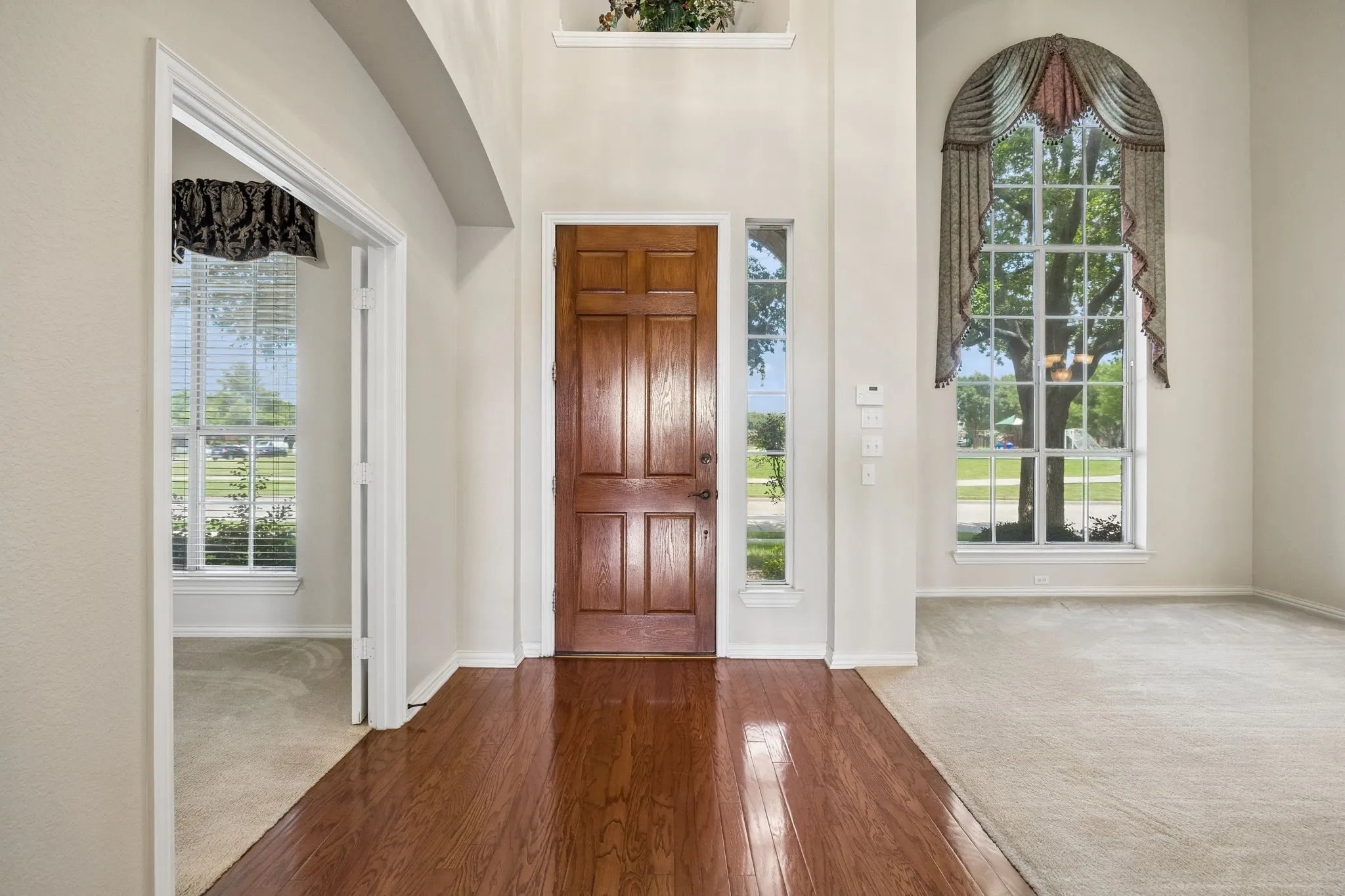 Single Family Residence For Sale in Dallas County , 6421 Fairfield Drive, Rowlett, Texas 75089, 4 Bedroom, 4 Bathroom, 2 Garage spaces, 3,716 Sqft, built in 2002, mls#21298001, Real Estate Agent in Rowlett, Homes For Sale in Dallas county, Homes For Sale in Rowlett, Realtor in Rowlett Texas, Real Estate Brokerage Independent Realty Texas, Luminita Cordes Realtor