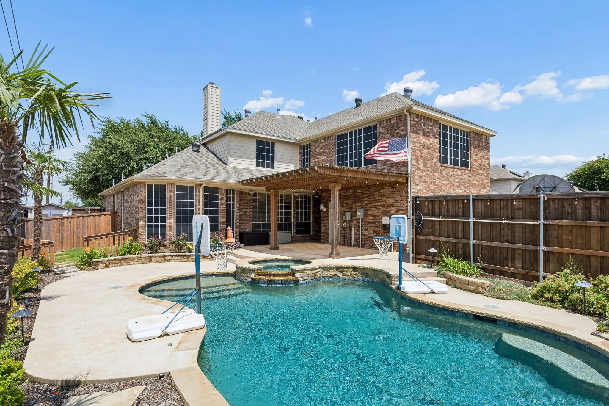 Single Family Residence For Sale in Dallas County , 6421 Fairfield Drive, Rowlett, Texas 75089, 4 Bedroom, 4 Bathroom, 2 Garage spaces, 3,716 Sqft, built in 2002, mls#21298001, Real Estate Agent in Rowlett, Homes For Sale in Dallas county, Homes For Sale in Rowlett, Realtor in Rowlett Texas, Real Estate Brokerage Independent Realty Texas, Luminita Cordes Realtor