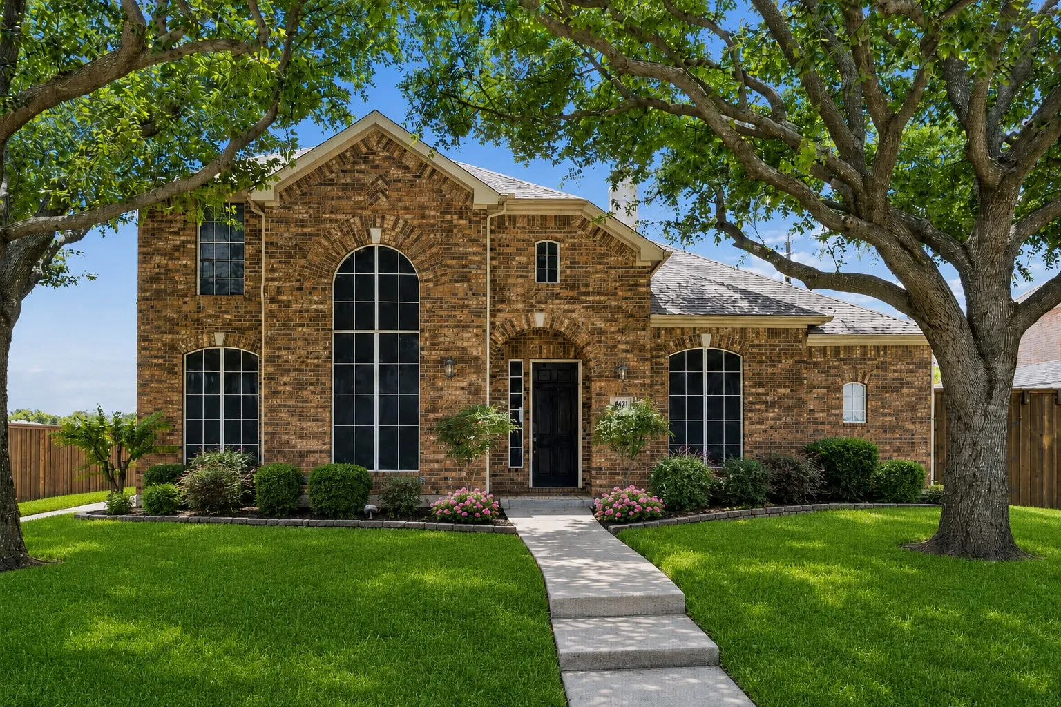 Single Family Residence For Sale in Dallas County , 6421 Fairfield Drive, Rowlett, Texas 75089, 4 Bedroom, 4 Bathroom, 2 Garage spaces, 3,716 Sqft, built in 2002, mls#21298001, Real Estate Agent in Rowlett, Homes For Sale in Dallas county, Homes For Sale in Rowlett, Realtor in Rowlett Texas, Real Estate Brokerage Independent Realty Texas, Luminita Cordes Realtor
