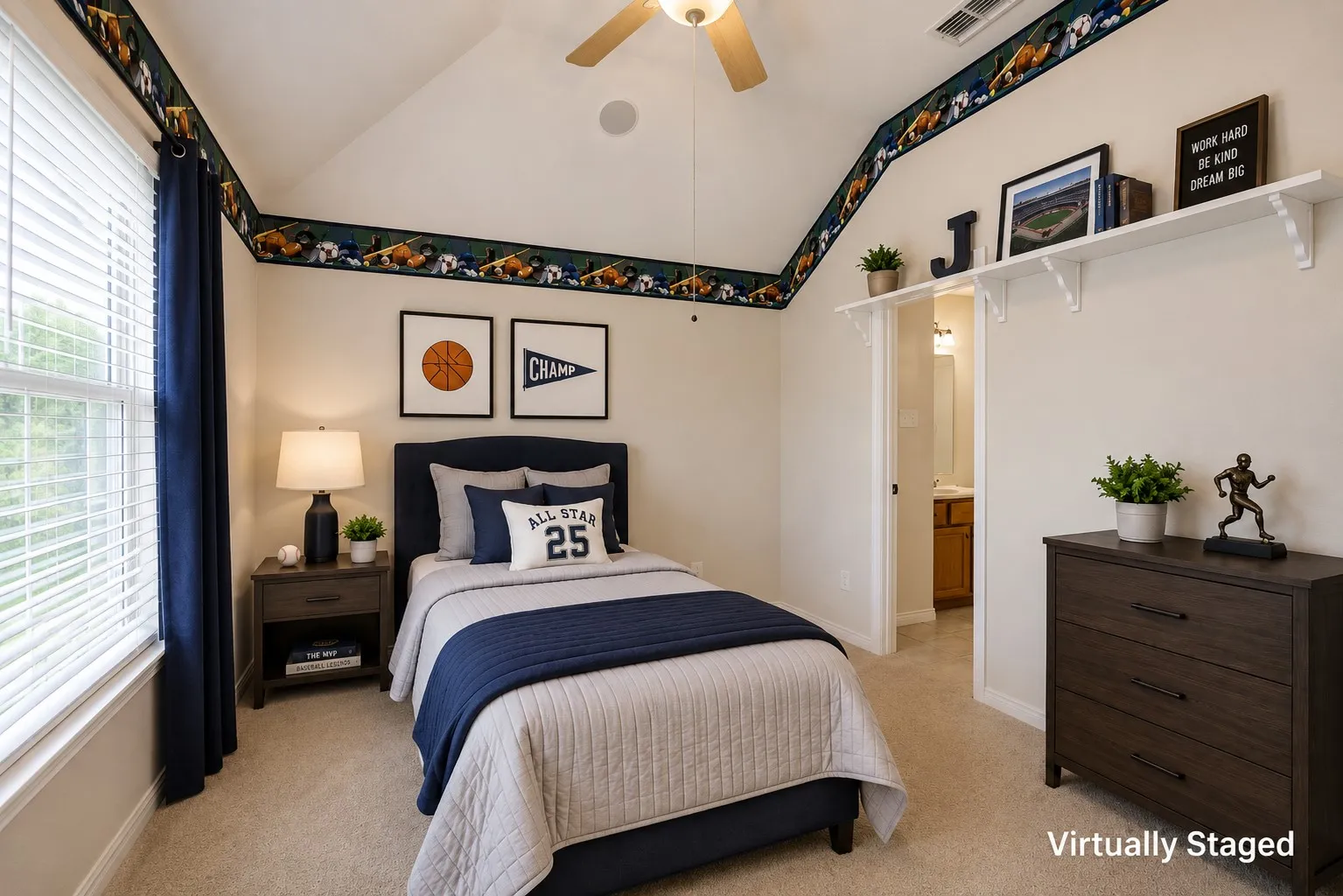 Bedroom with private en-suite bathroom
